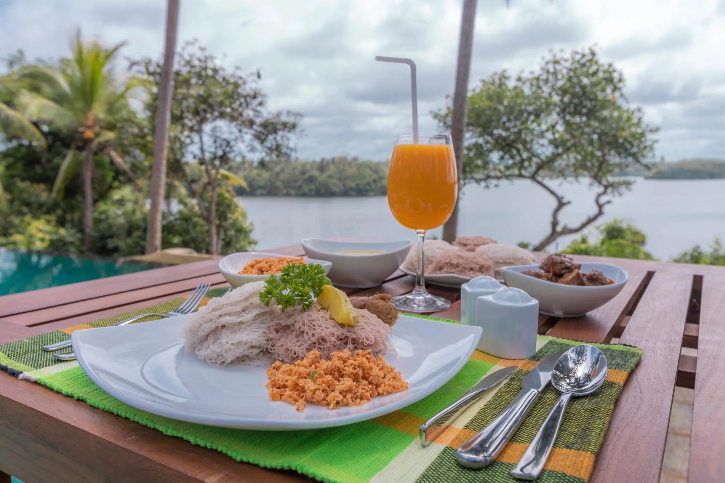 Day in Serendipity Lake - Hikkaduwa