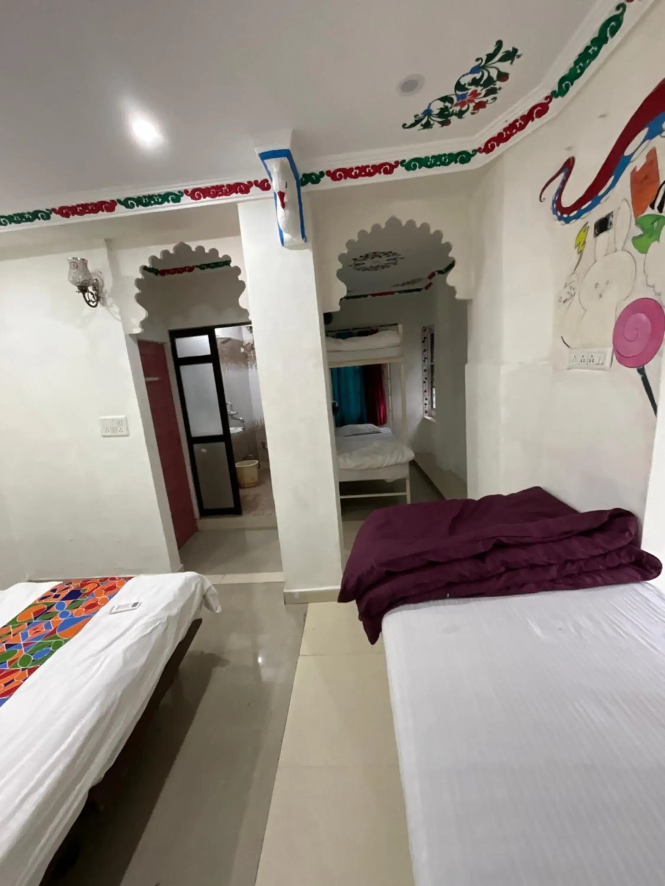 Mixed Dormitory Room - single occupancy in HOTEL HANUMAN GHAT On LAKE PICHOLA Mixed Dormitory Room - single occupancy in HOTEL HANUMAN GHAT On LAKE PICHOLA