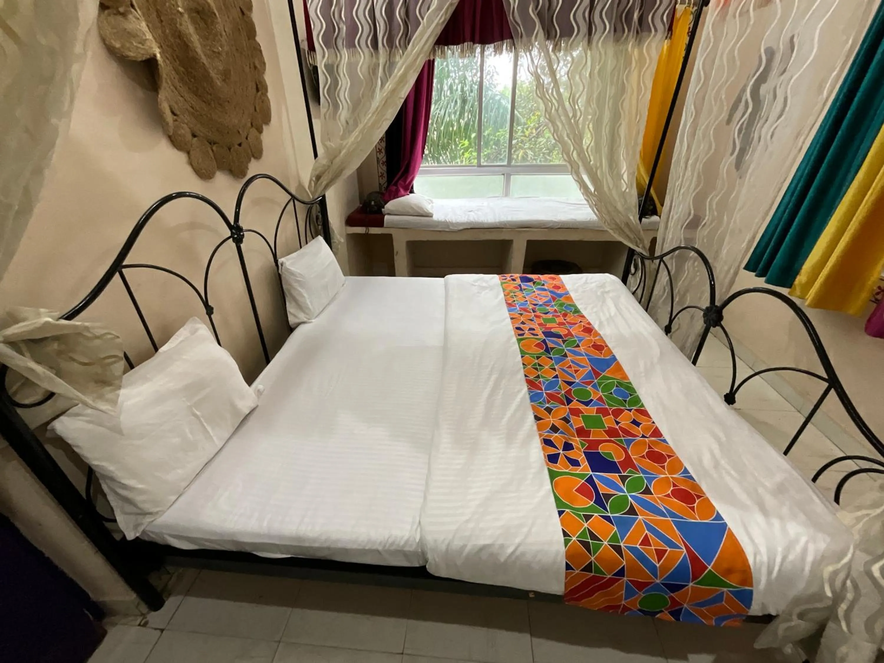 Bathroom, Bed in HOTEL HANUMAN GHAT On LAKE PICHOLA