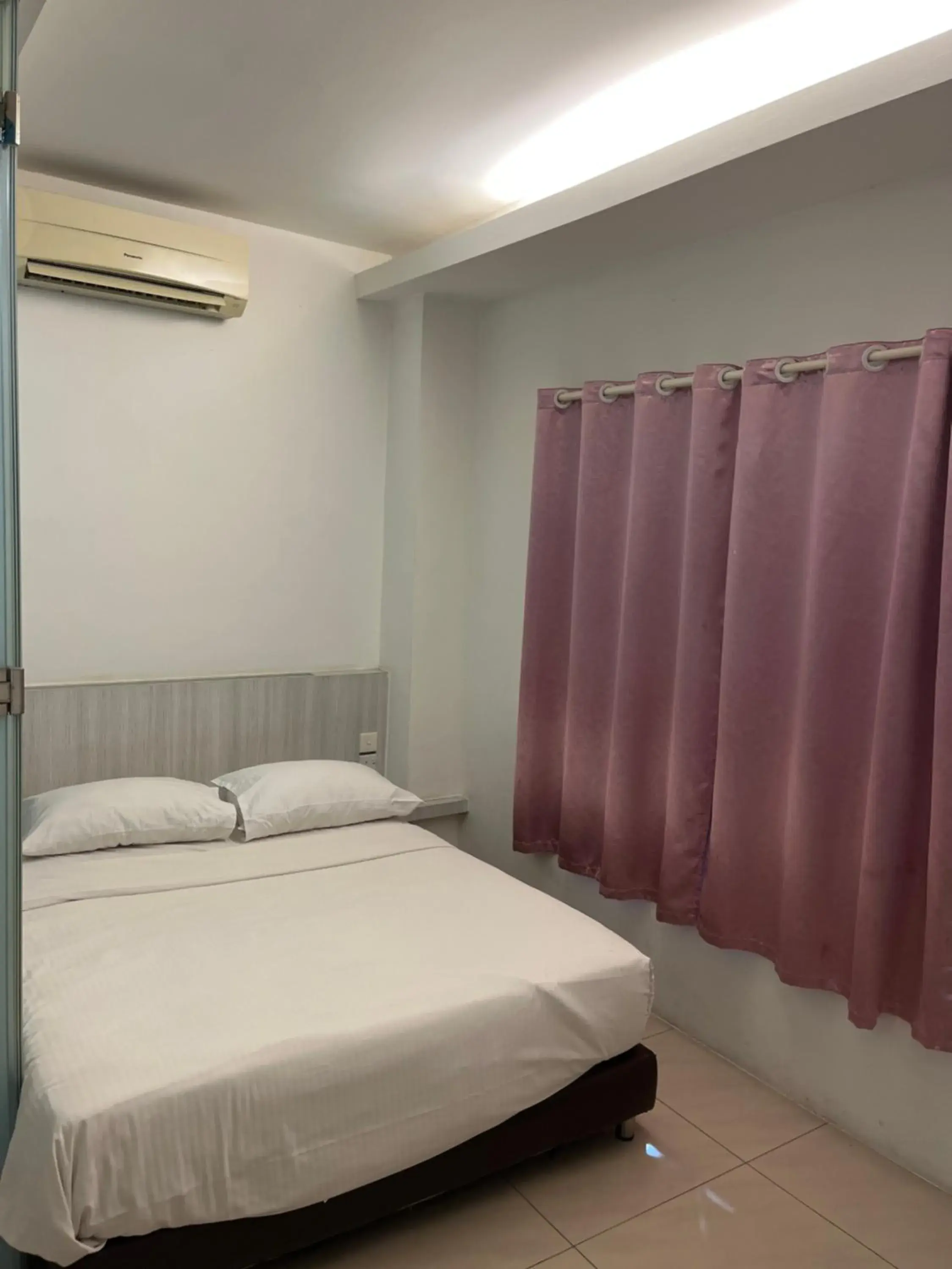 Bed in Coastline Hotel Bed in Coastline Hotel