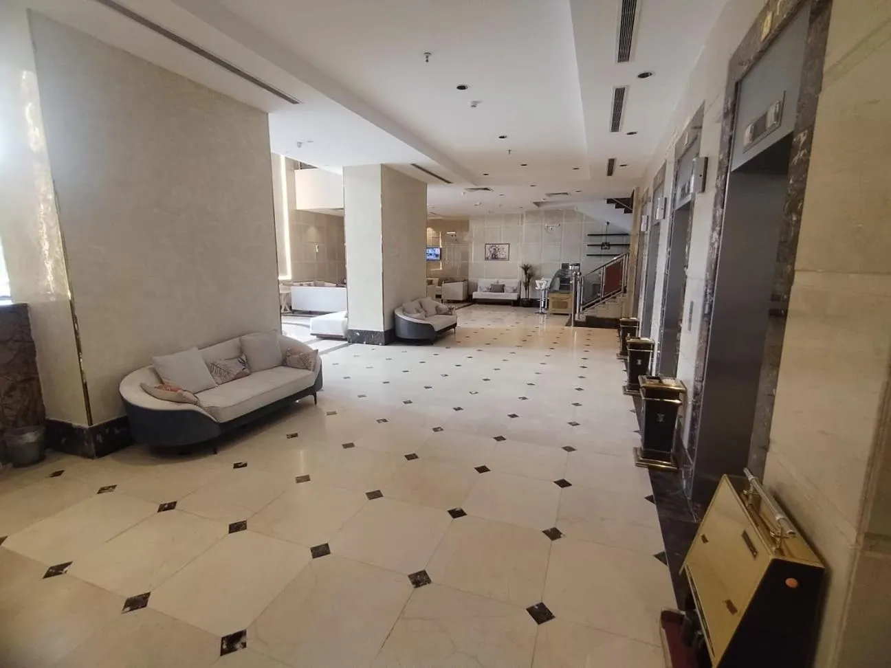 Seating area in Al Kiram Hotel Al Azizia