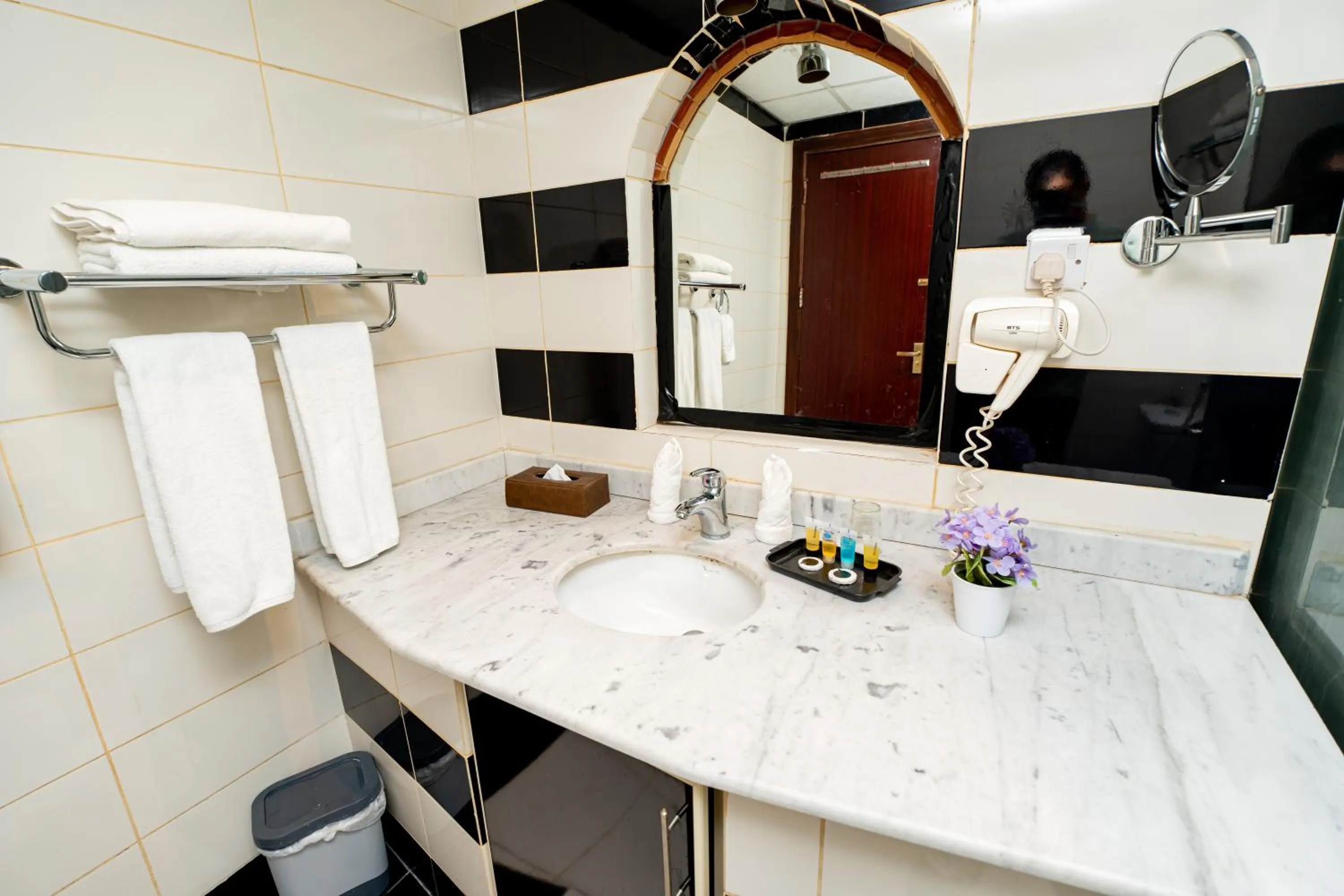 Bathroom in Al Kiram Hotel Al Azizia