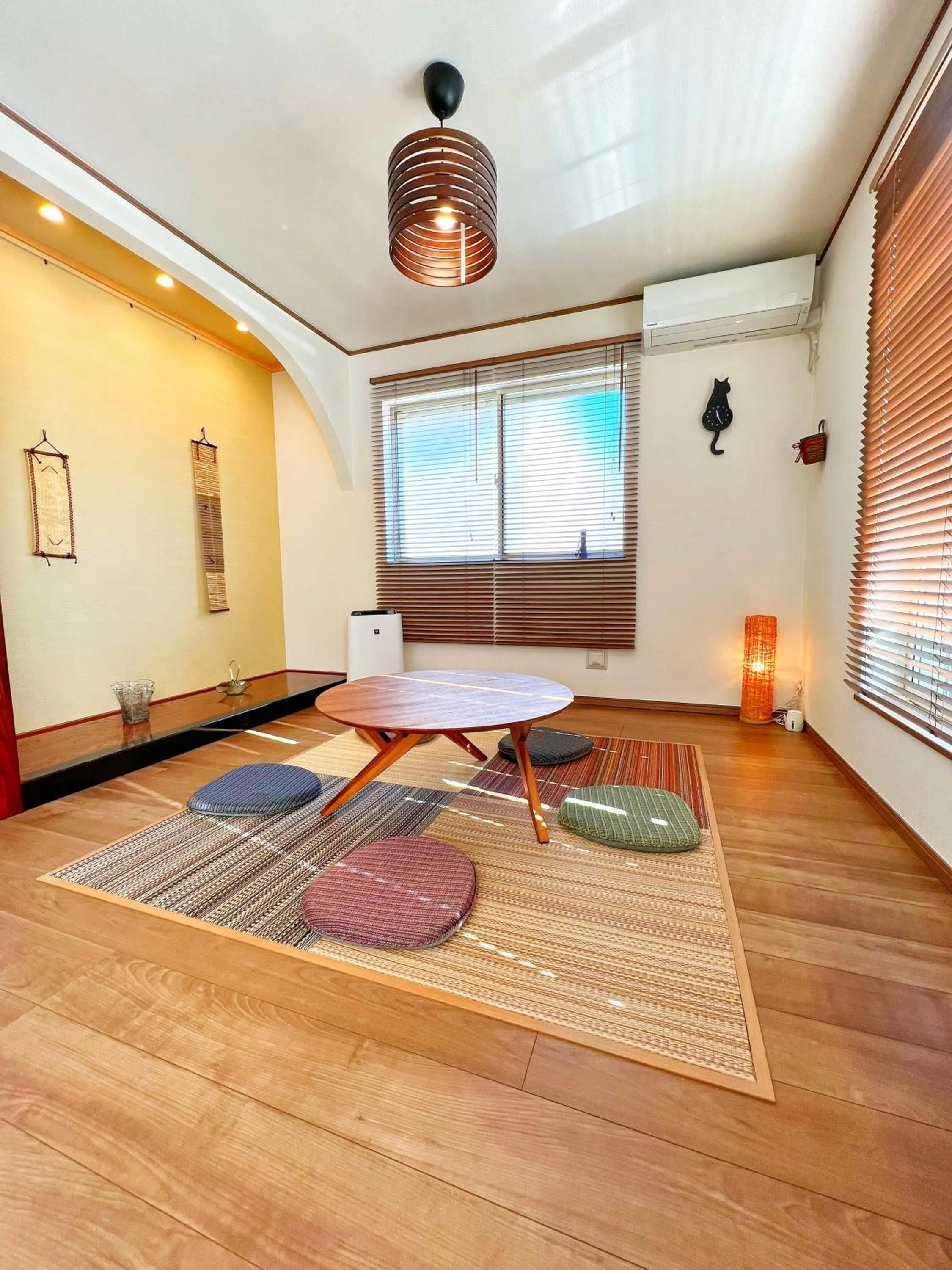 Living room in ABURATSUBO Bekkan 三浦半島の最南端にある有数のマグロの町 BBQが可能な貸別荘