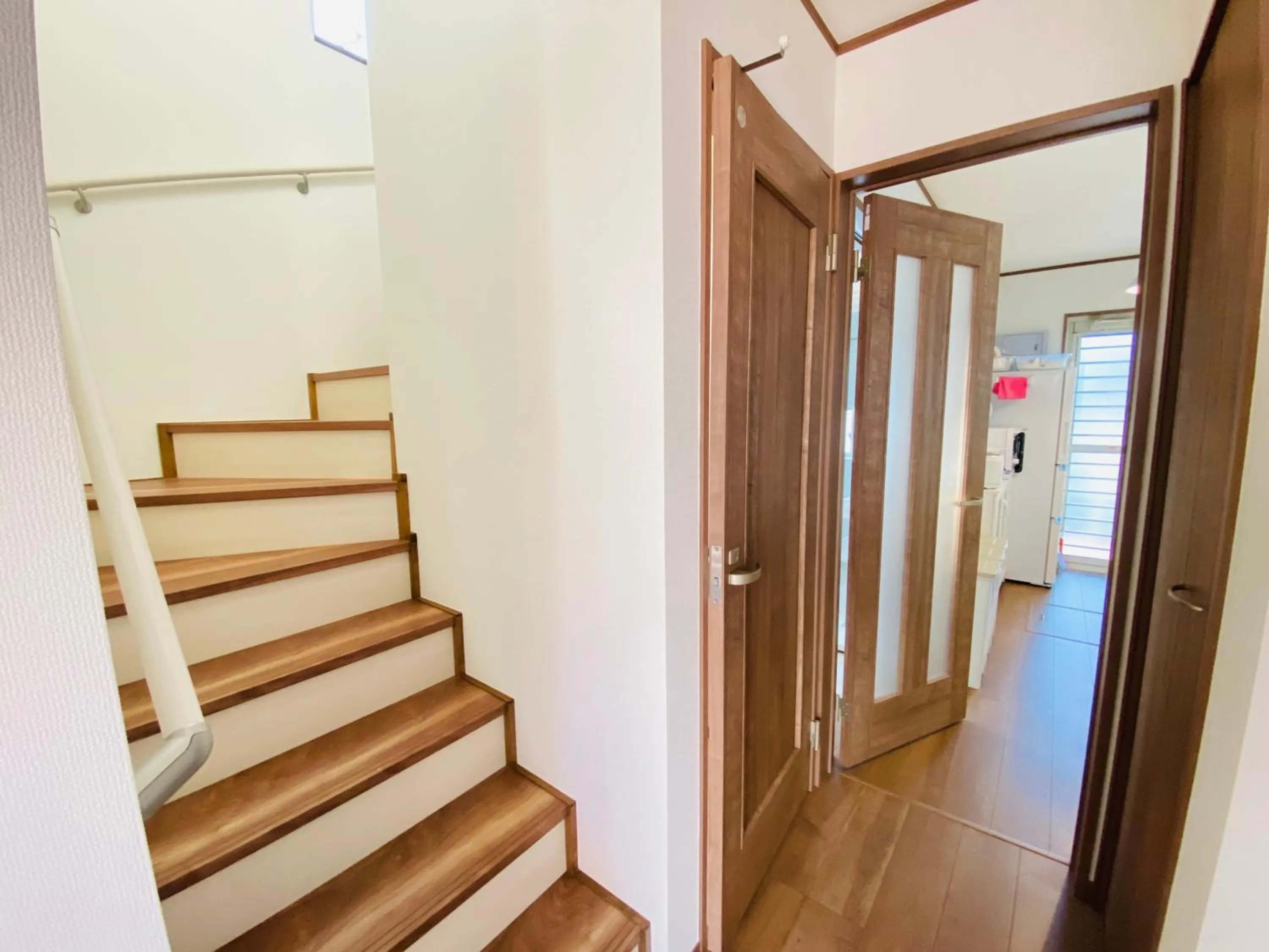 Photo of the whole room in ABURATSUBO Bekkan 三浦半島の最南端にある有数のマグロの町 BBQが可能な貸別荘