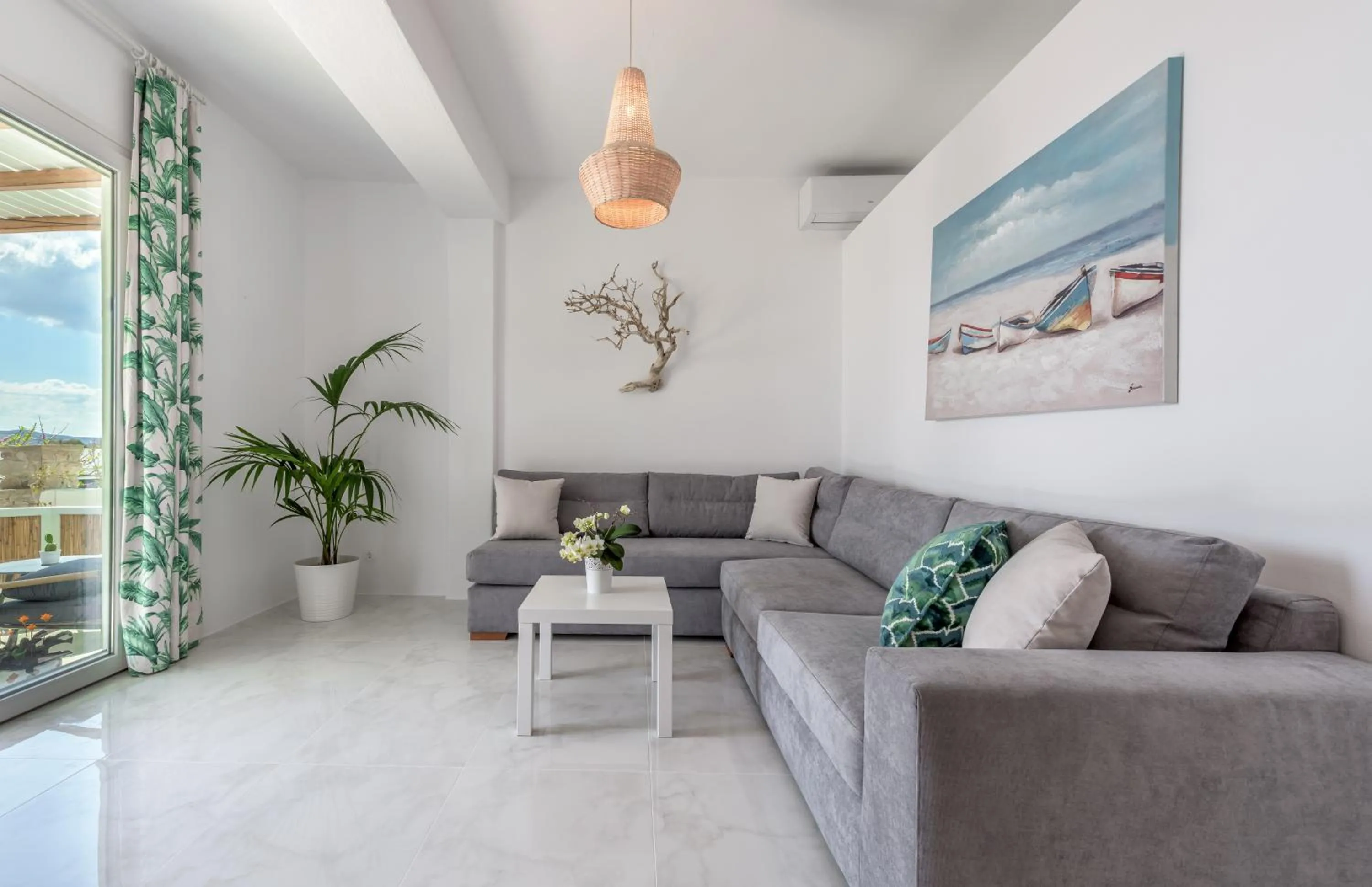 Aqua's Sunshine, quiet apartment in Adamas, Milos