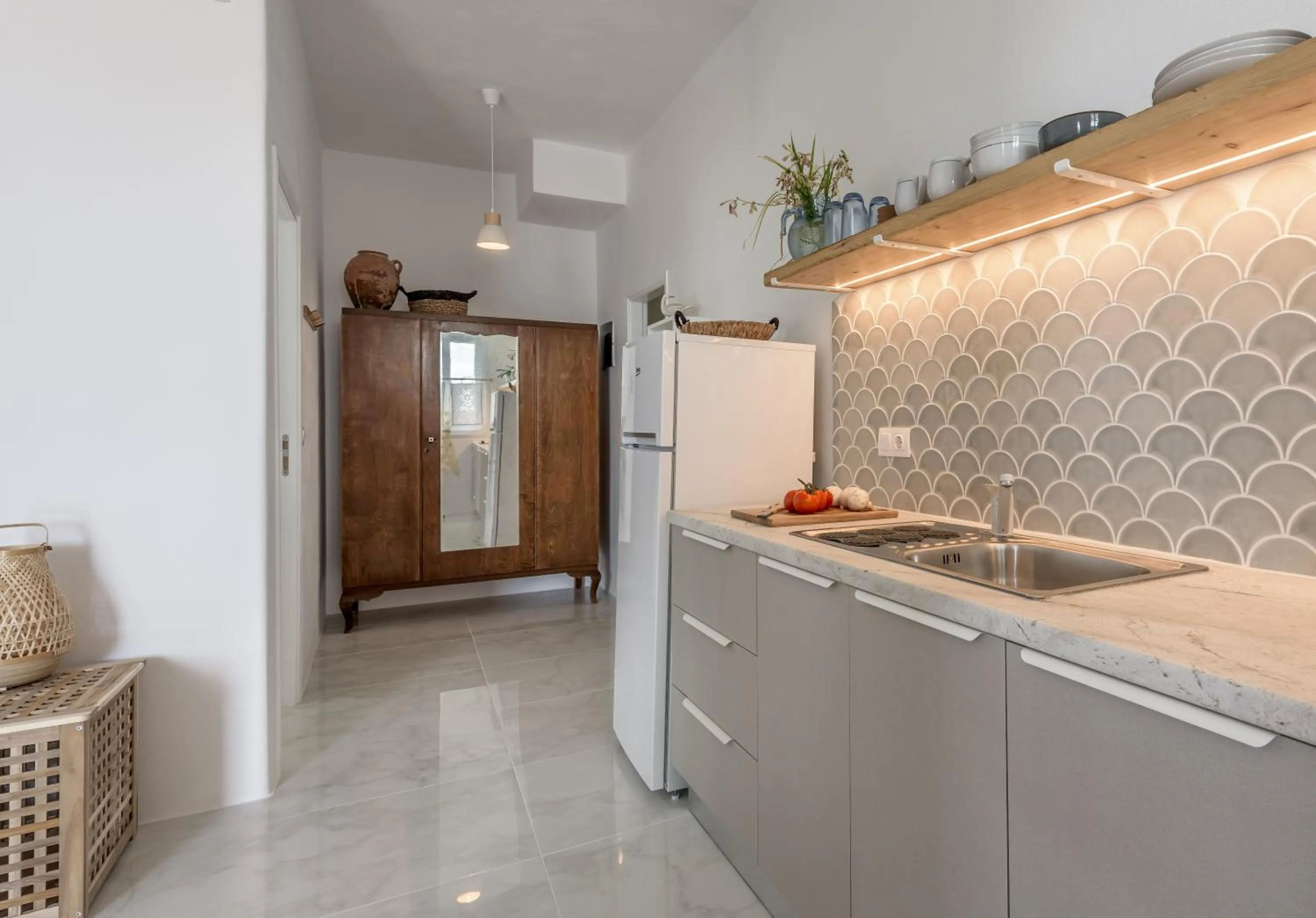 Aqua's Sunshine, quiet apartment in Adamas, Milos