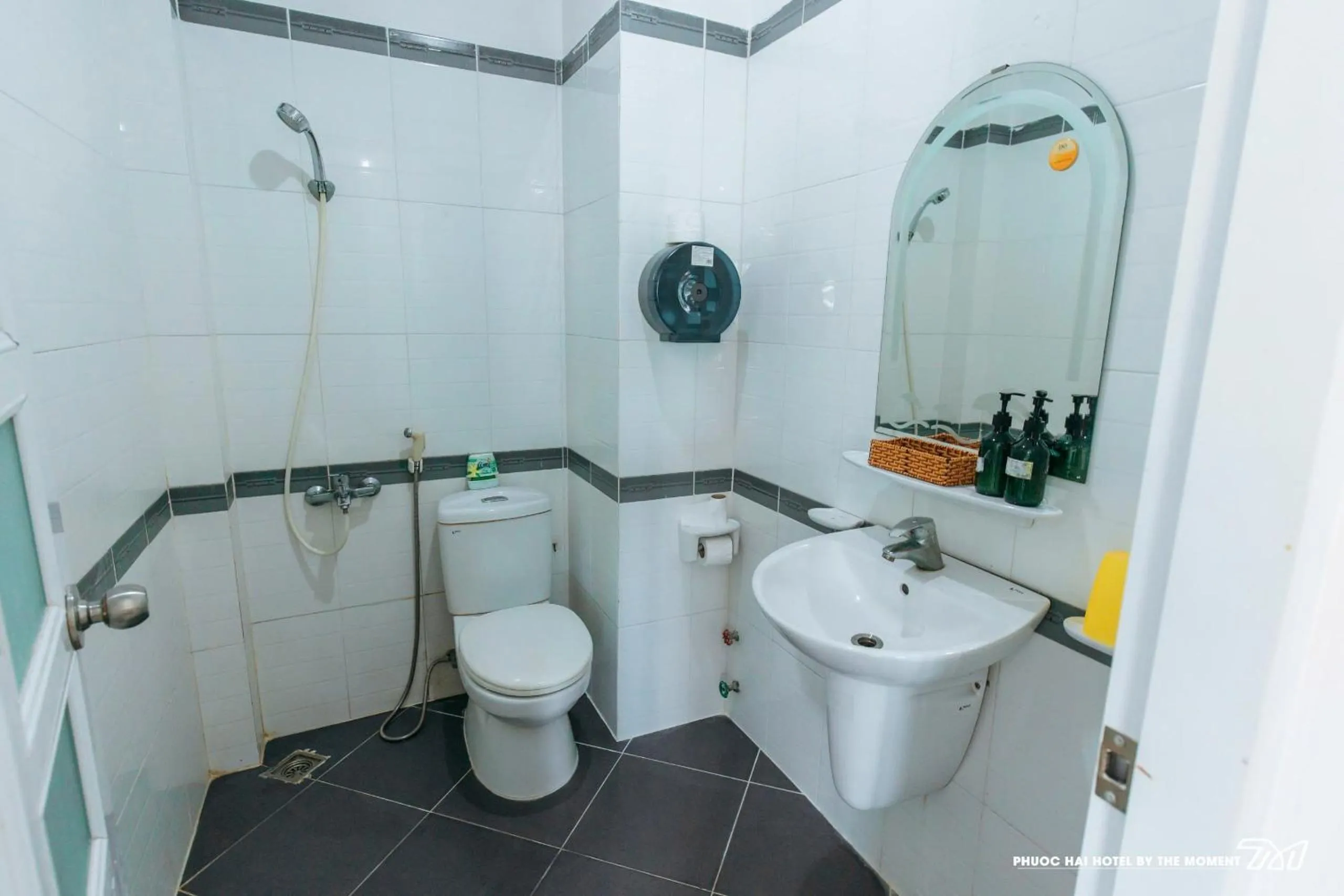 Bathroom in Phuoc Hai Hotel by The Moment