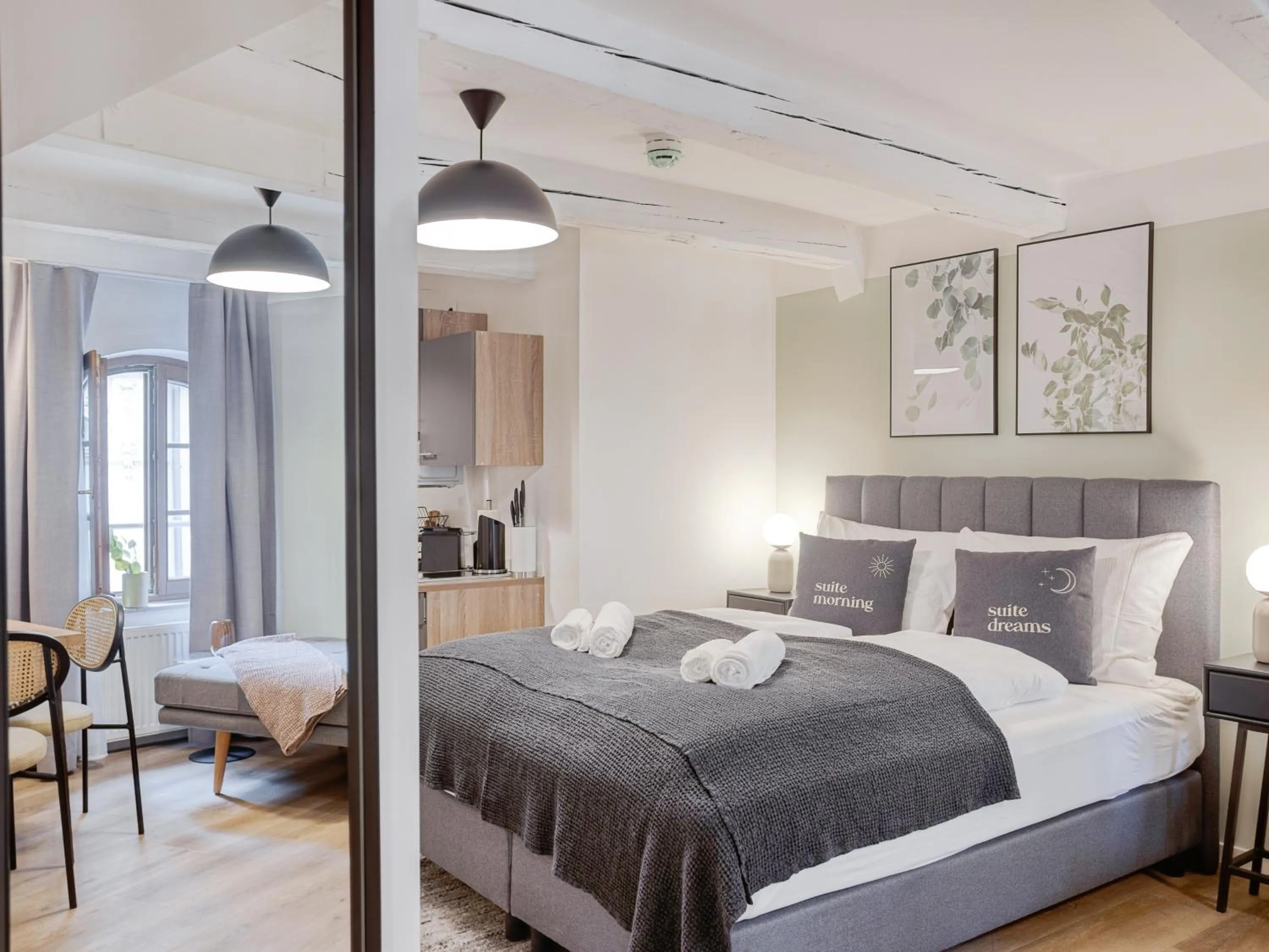 Bed in Limehome Zwickau Hauptmarkt