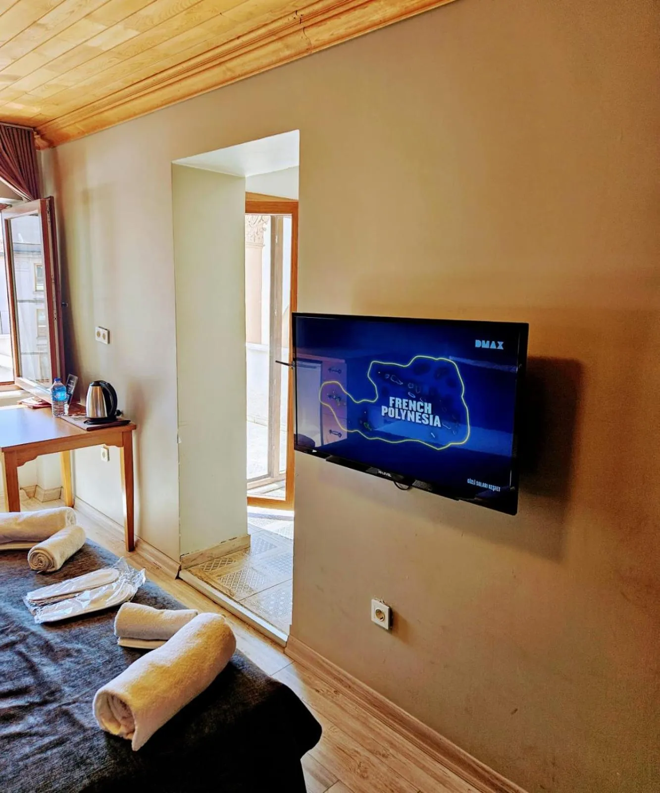 TV and multimedia in TAXIM 34 Hotel İstanbul