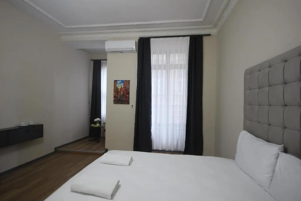 Bed in TAXIM 34 Hotel İstanbul