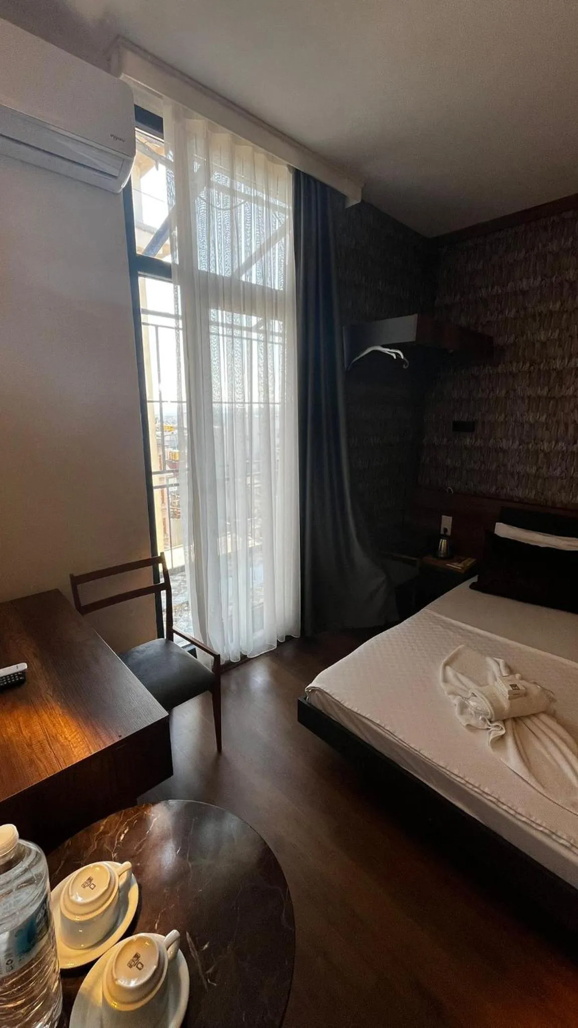 Seating area, Bed in TAXIM 34 Hotel İstanbul