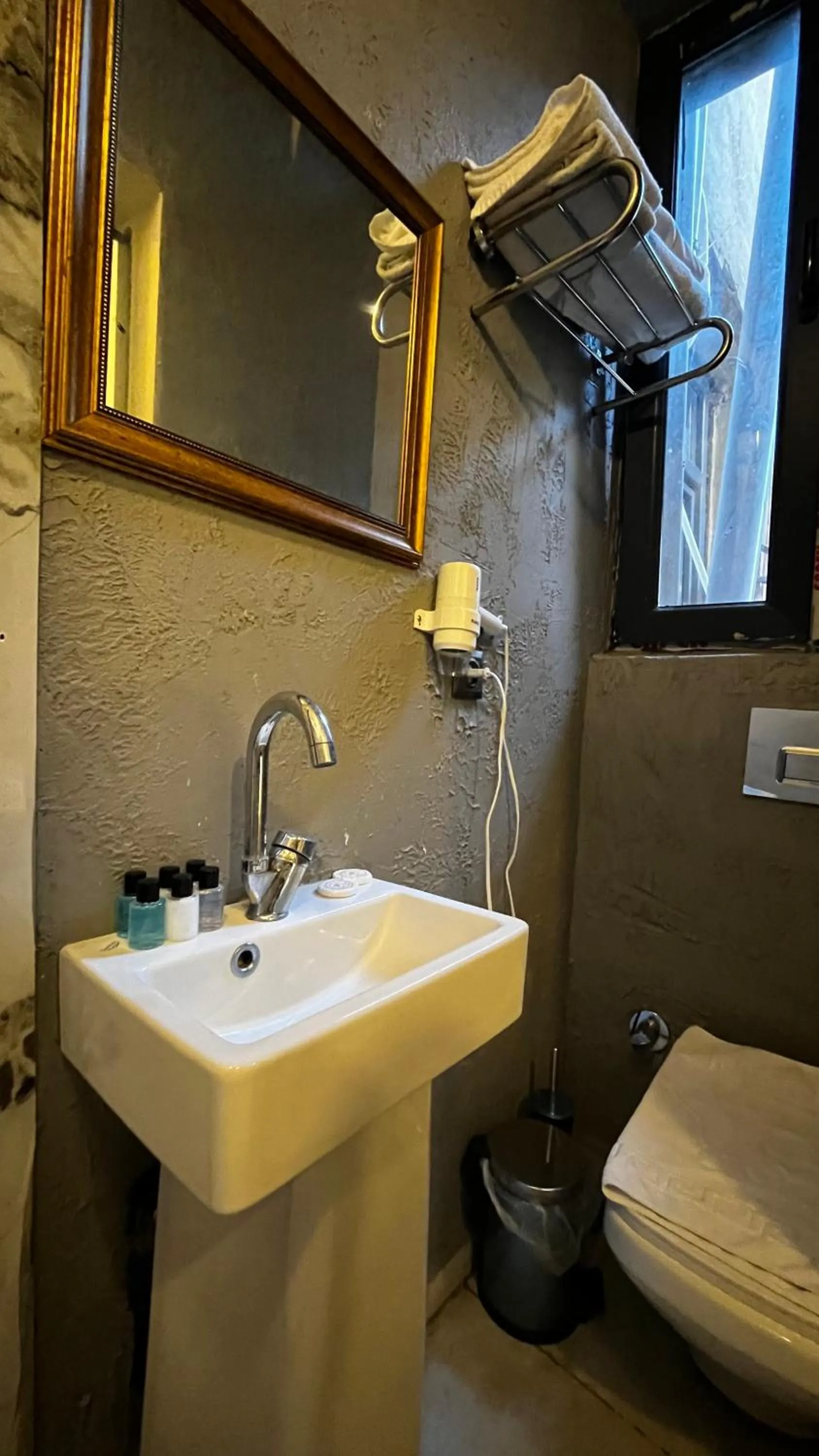 Bathroom in TAXIM 34 Hotel İstanbul