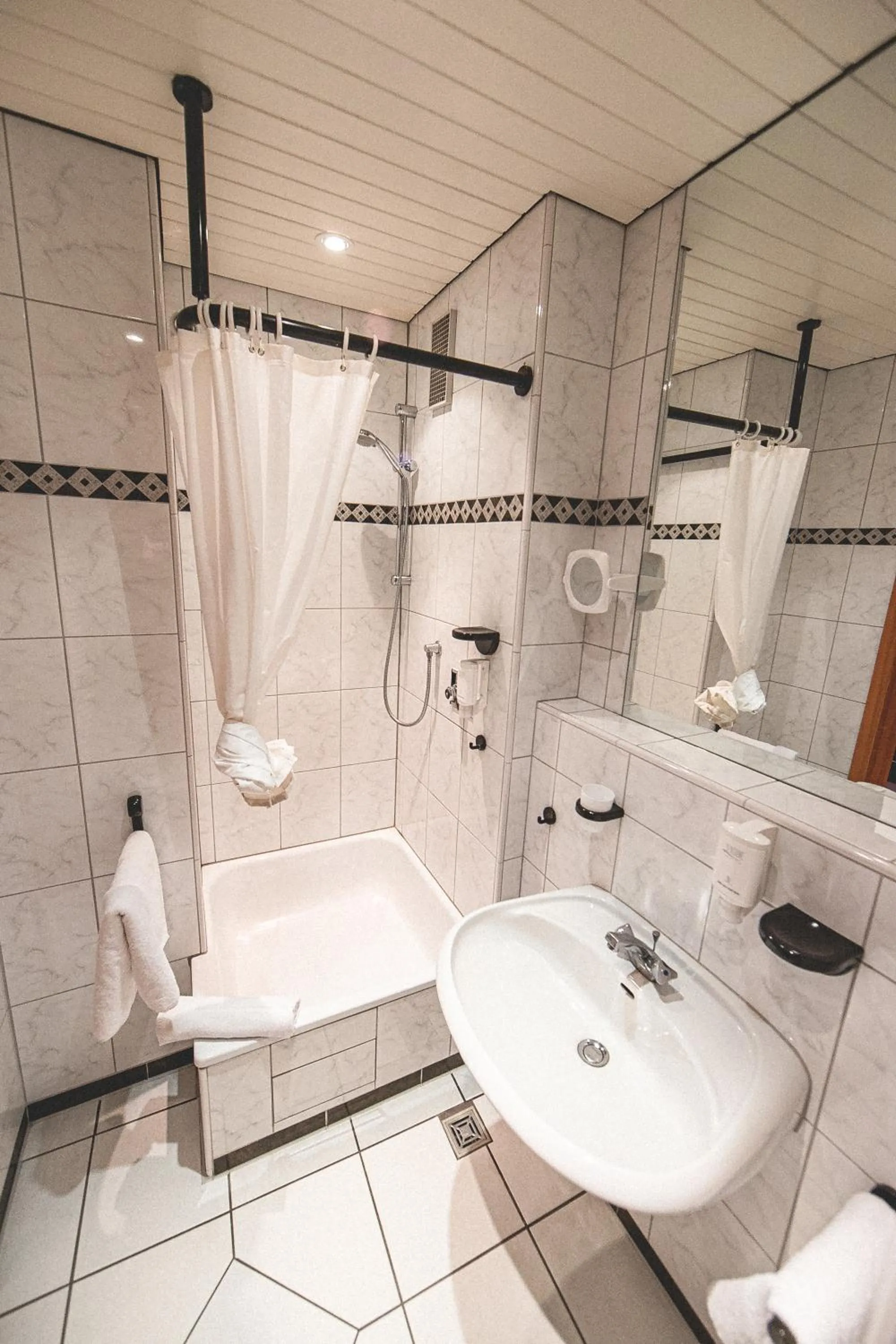 Bathroom in PLAZA INN Recklinghausen