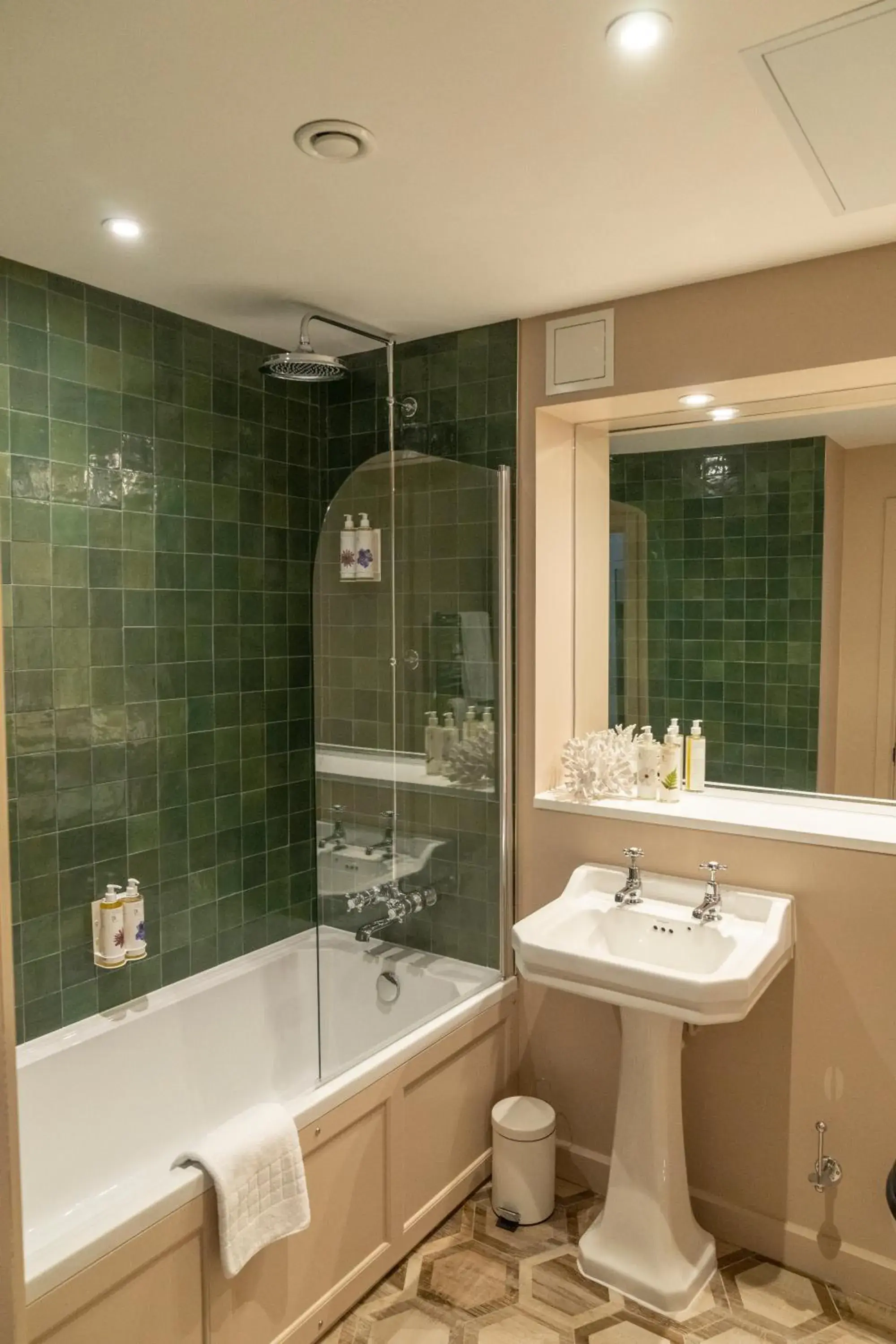 Deluxe Double Room with Sea View in Oyster House Deluxe Double Room with Sea View in Oyster House