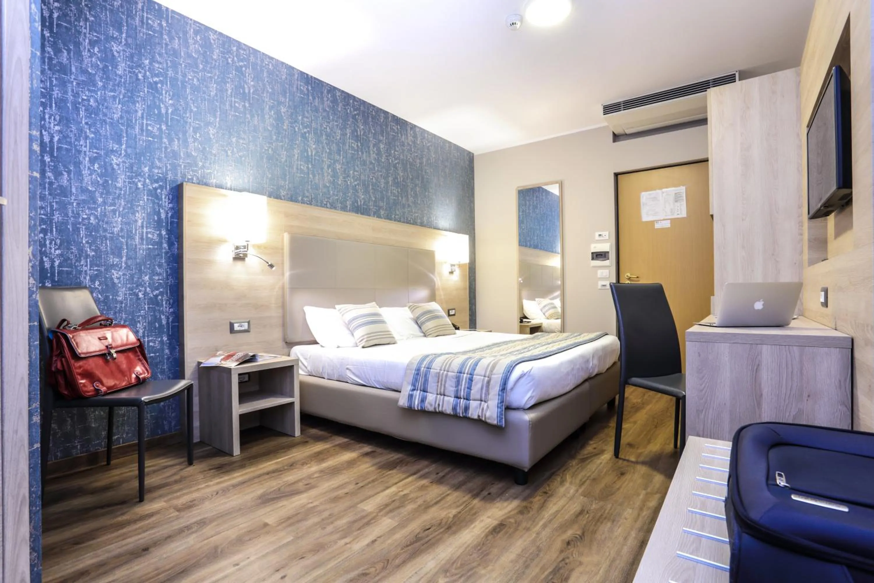 Photo of the whole room, Bed in Alma di Alghero Hotel