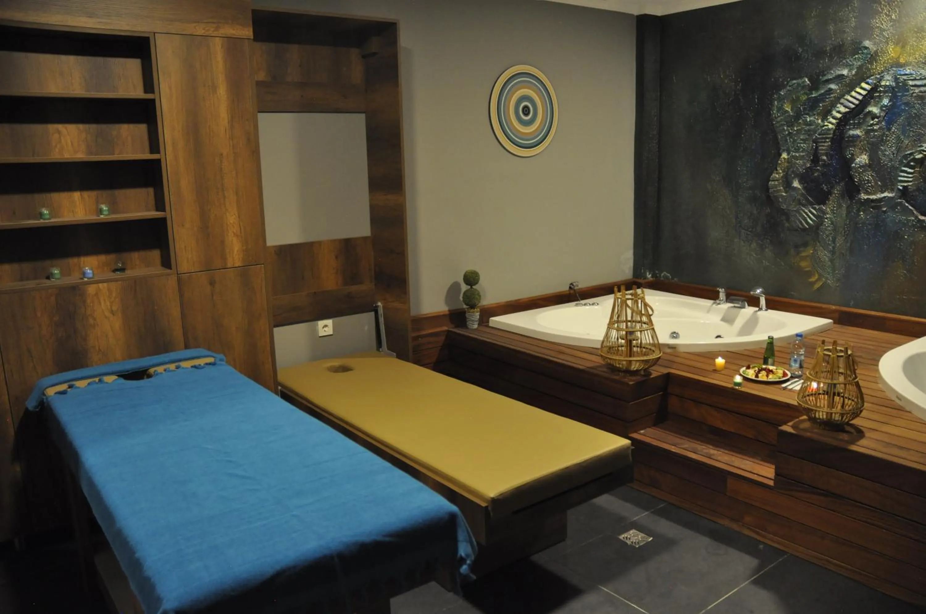 Hot Tub, Bed in CONNECT THERMAL HOTEL