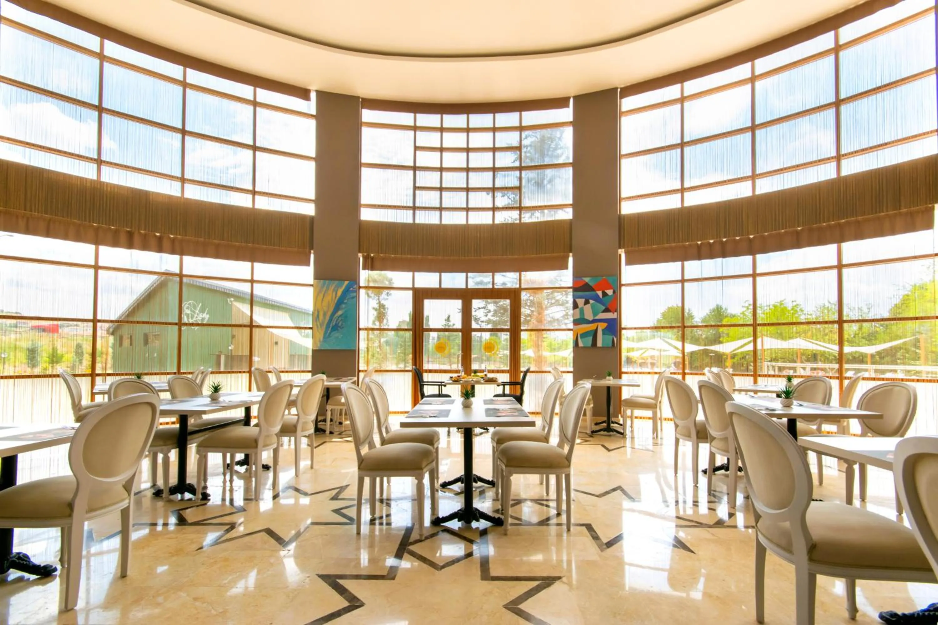 Restaurant/places to eat in CONNECT THERMAL HOTEL