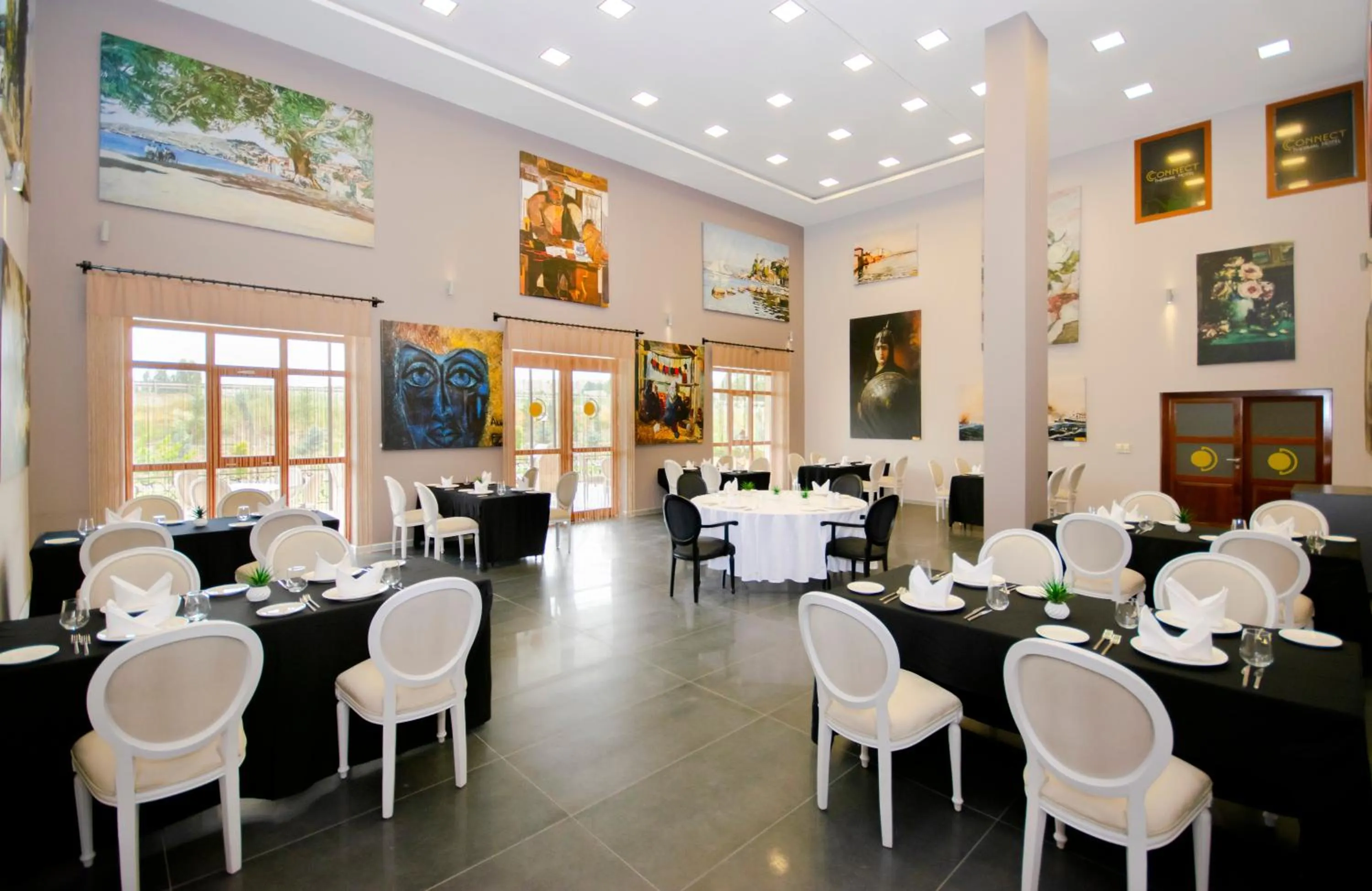 Restaurant/places to eat in CONNECT THERMAL HOTEL