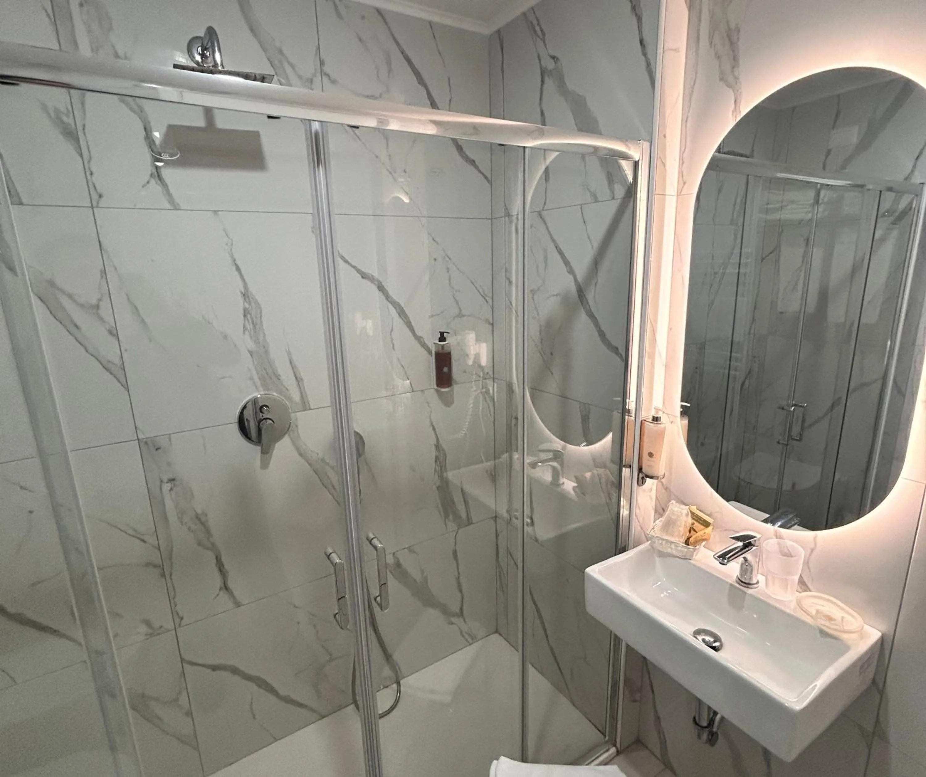 Shower in Hotel dei Congressi