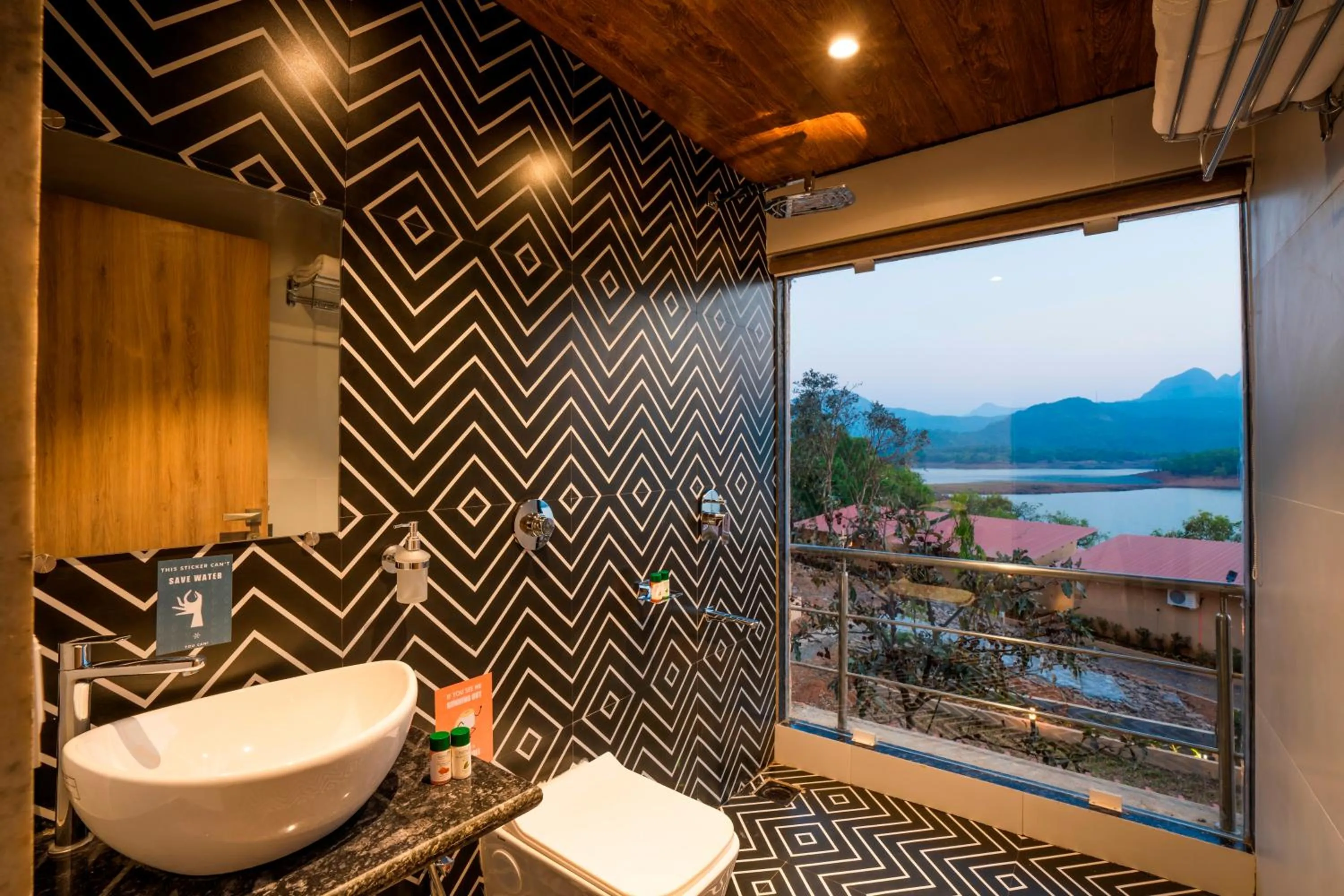 Toilet in Zostel Plus Lonavala