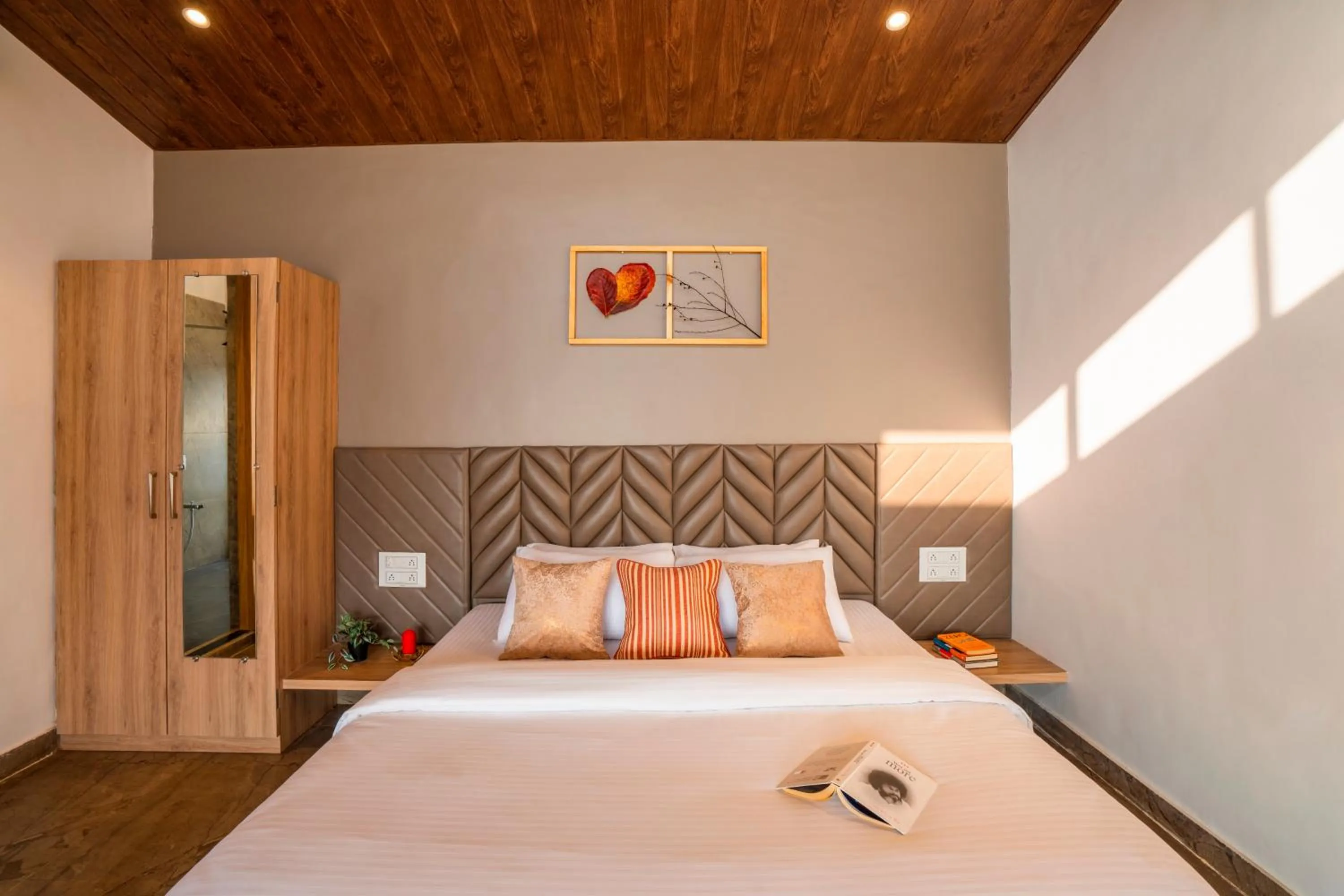 Photo of the whole room, Bed in Zostel Plus Lonavala