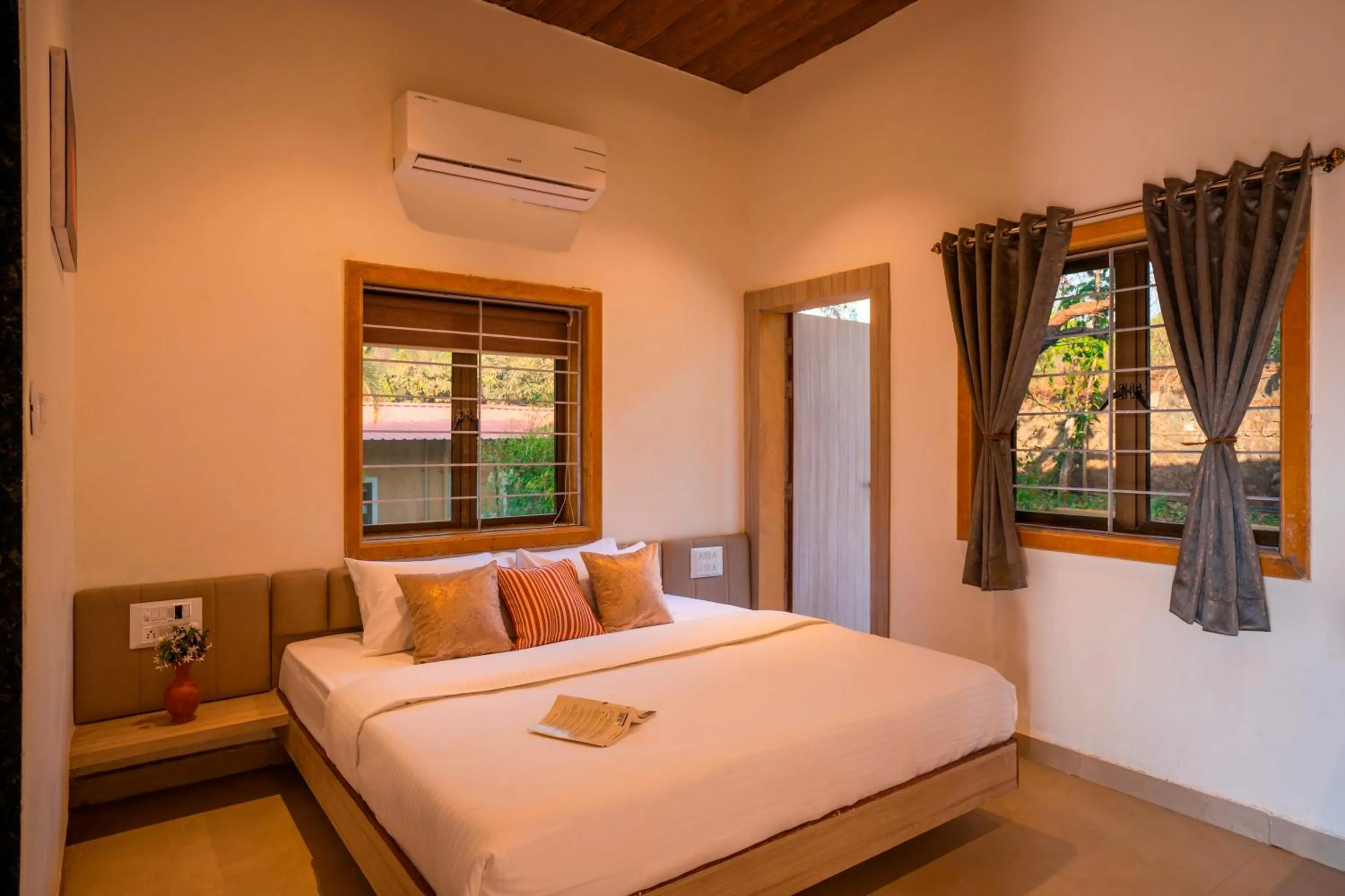 Photo of the whole room, Bed in Zostel Plus Lonavala