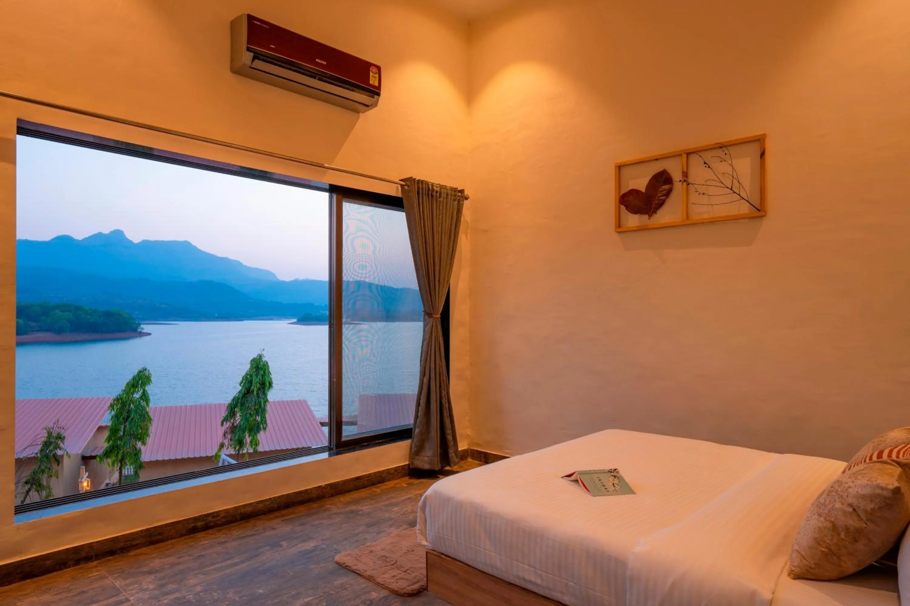 Bed in Zostel Plus Lonavala