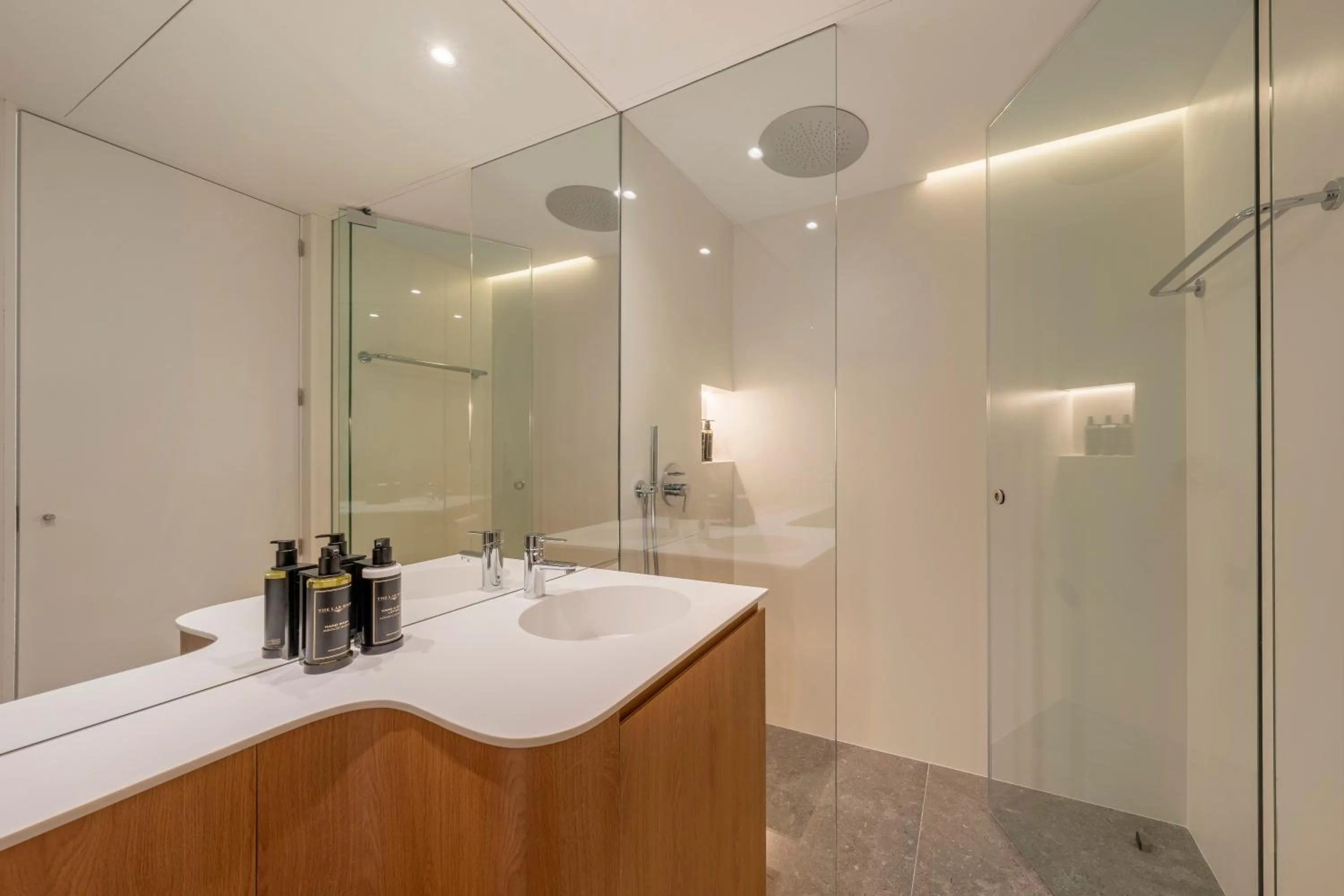 Bathroom in Tandem Pórtico Alicante Suites