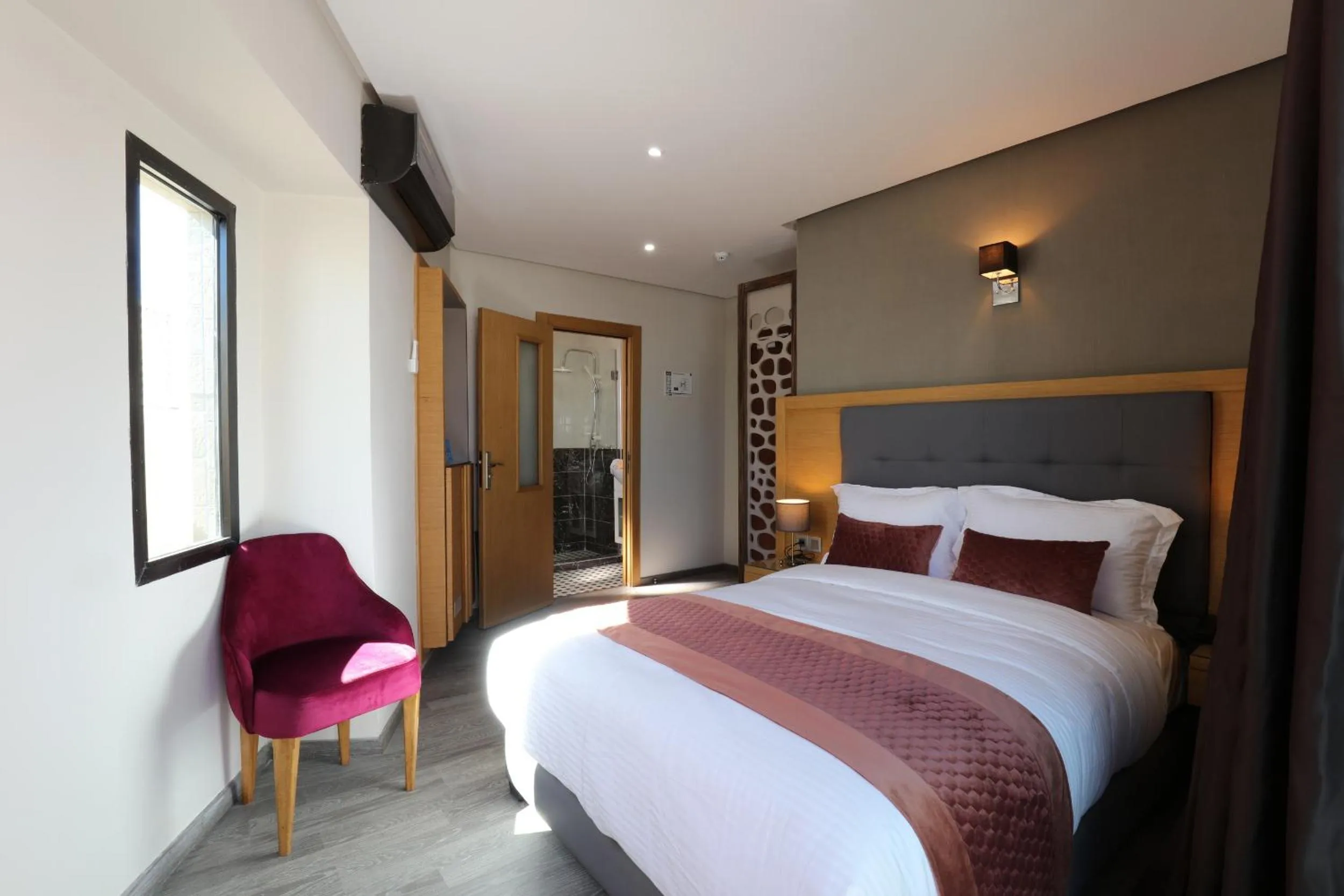 Bed in Silver Suites Hotel & Spa Casablanca