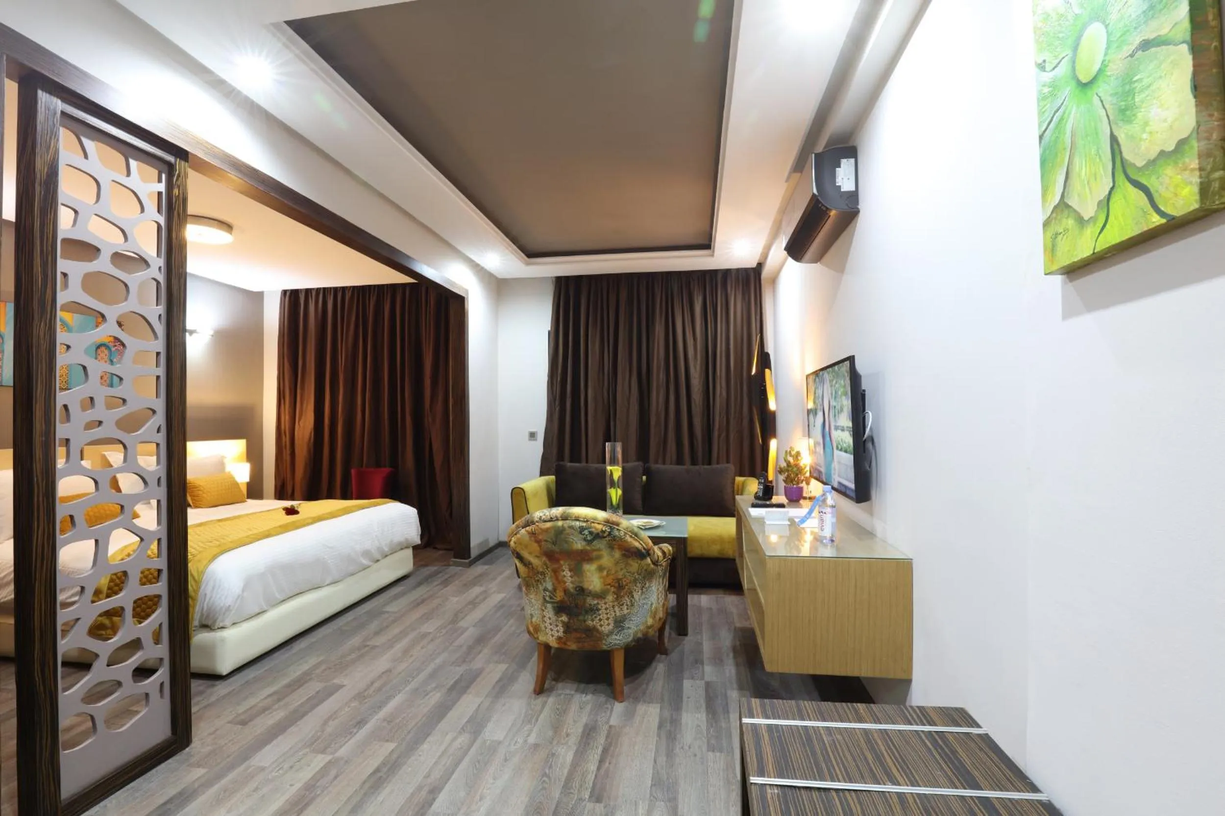 Photo of the whole room, Bed in Silver Suites Hotel & Spa Casablanca