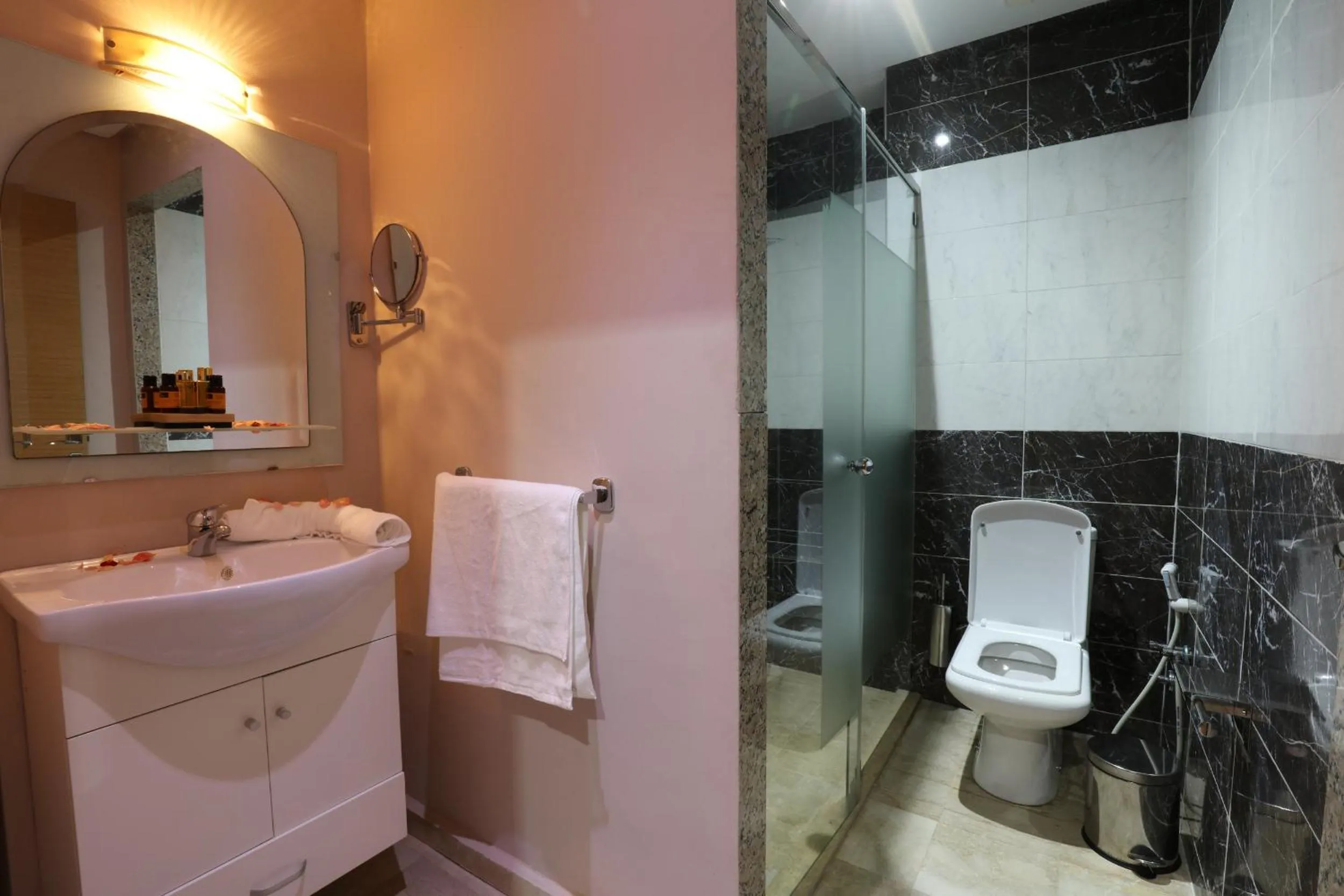 Toilet in Silver Suites Hotel & Spa Casablanca