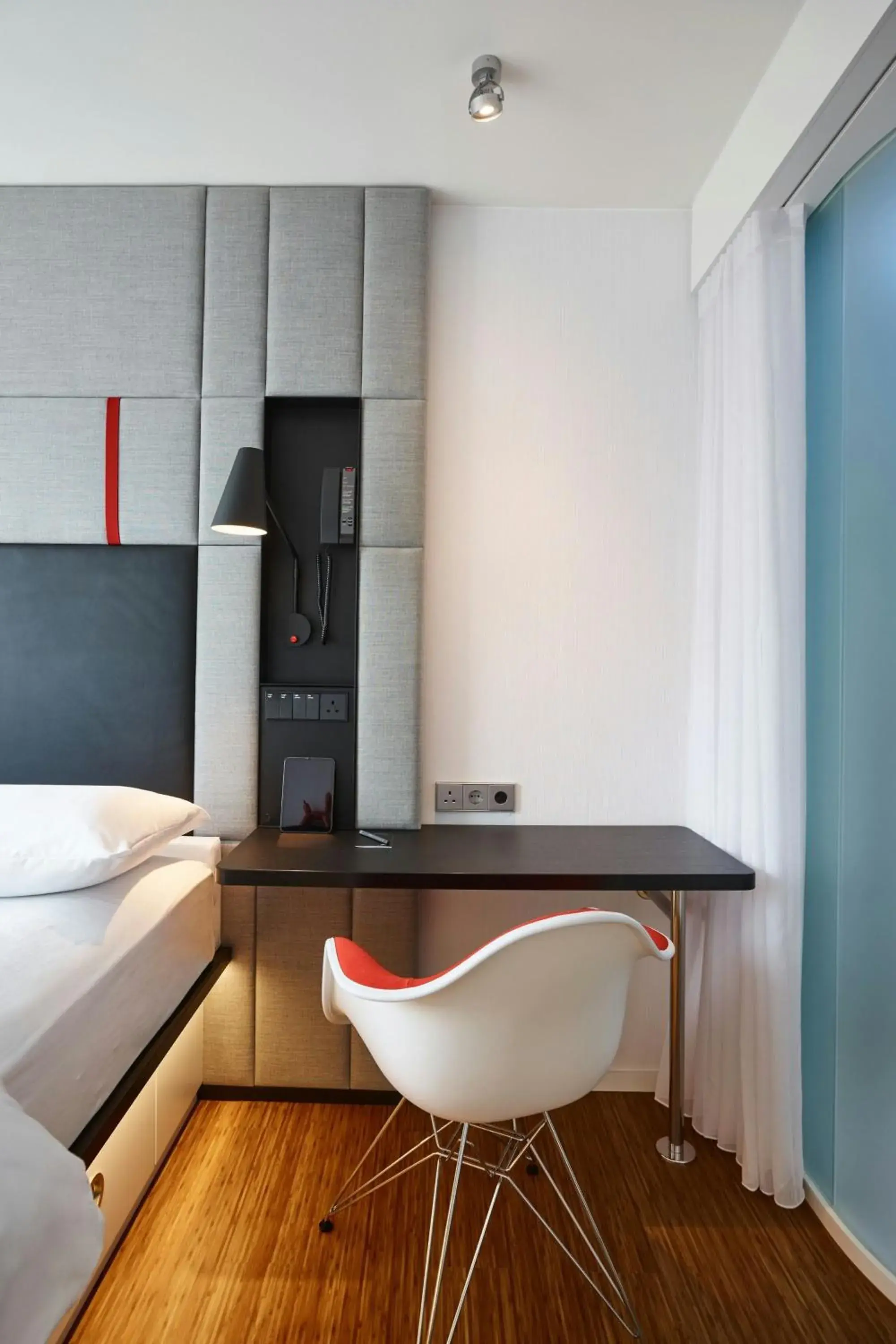 Bedroom, Bed in citizenM London Victoria Station Bedroom, Bed in citizenM London Victoria Station