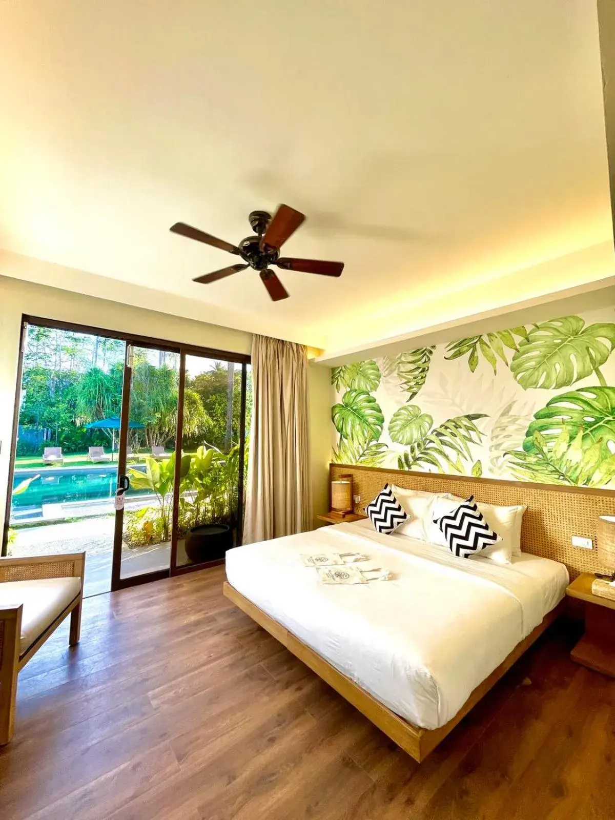 Shower, Bed in Isla Amara Resort Shower, Bed in Isla Amara Resort