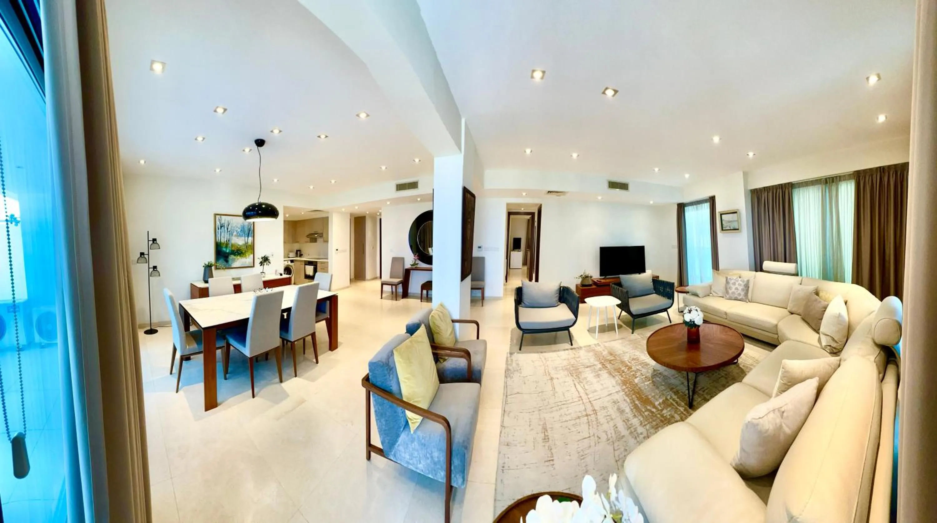 TV and multimedia in Aphrodite Plaza