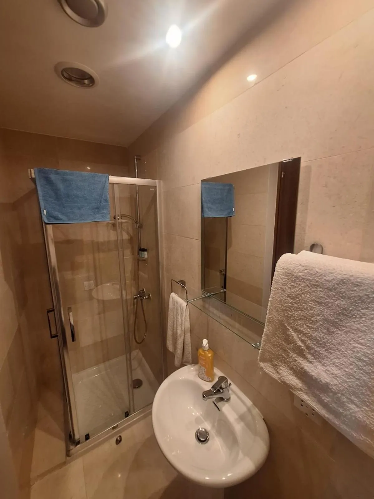 Shower in Aphrodite Plaza