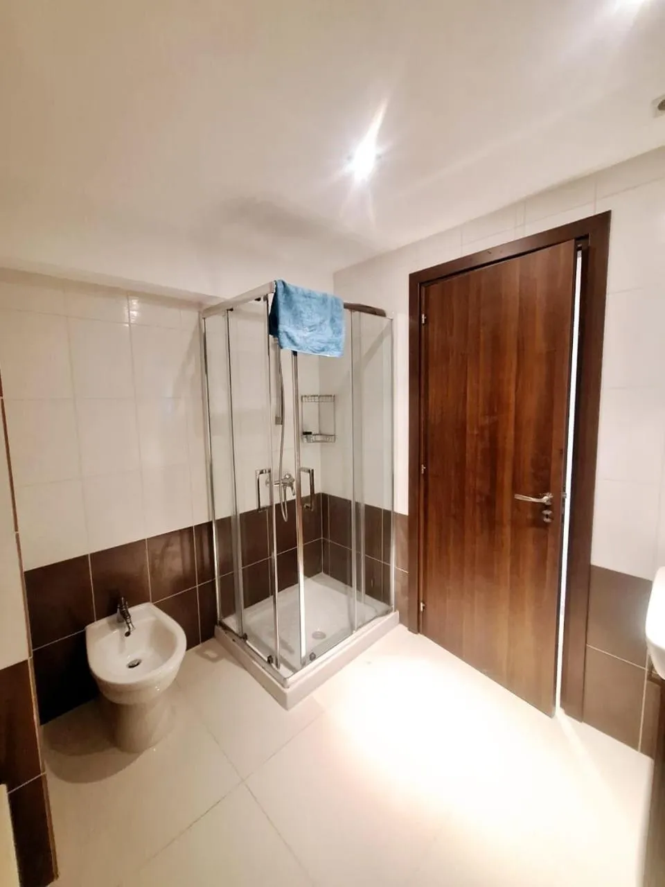 Shower in Aphrodite Plaza