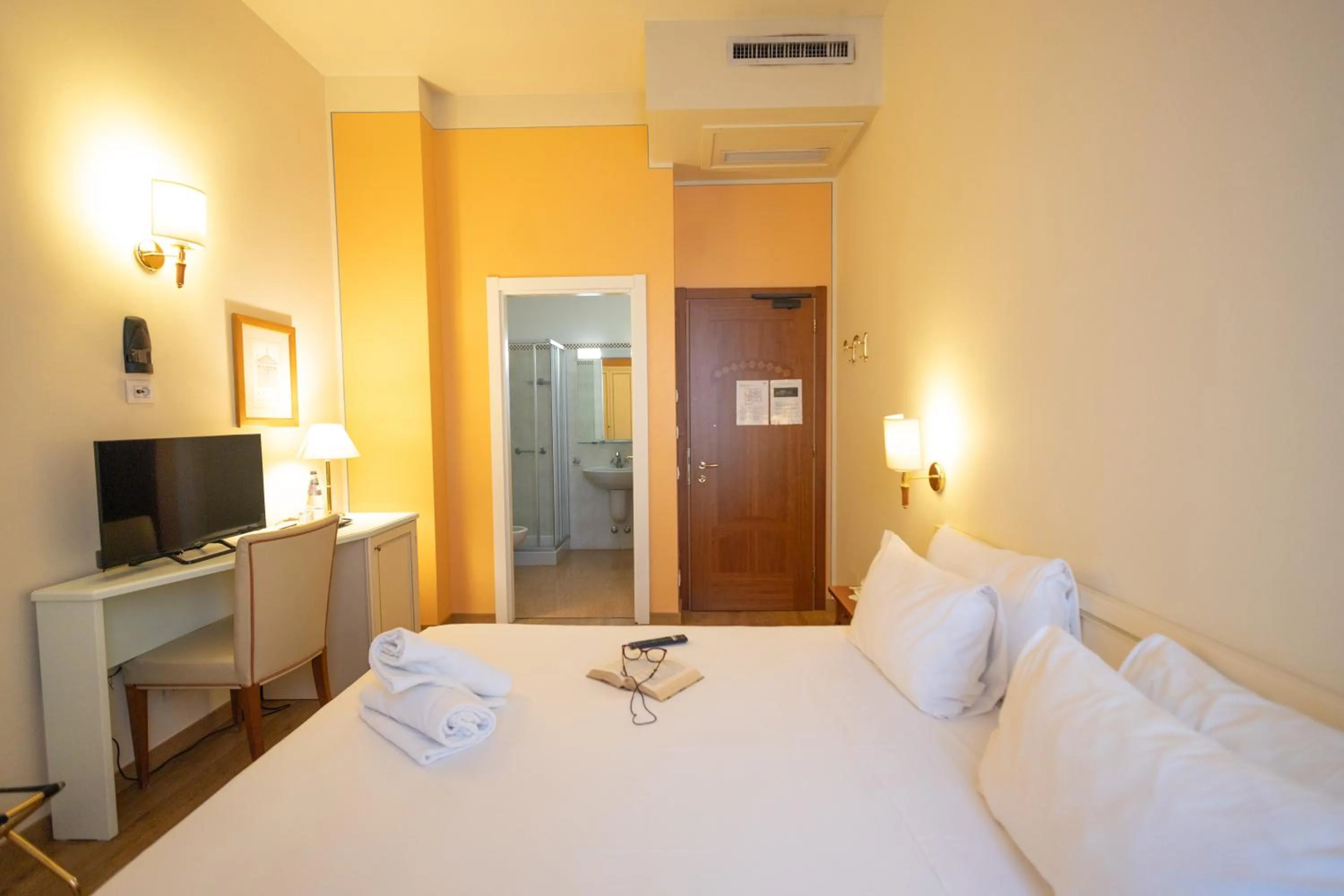 Bed in LVG Hotel Collection - Pallanza