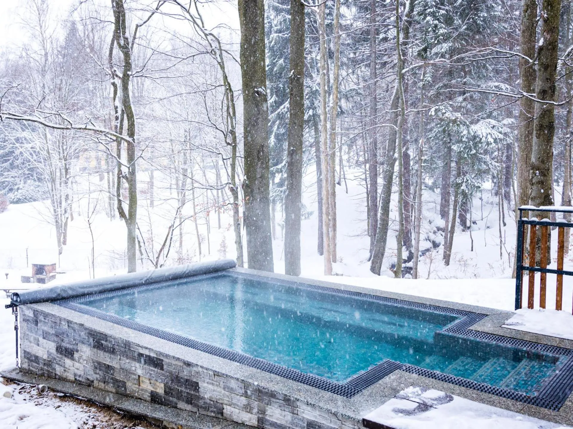 Pool view in Hotel Bergo Resort & SPA