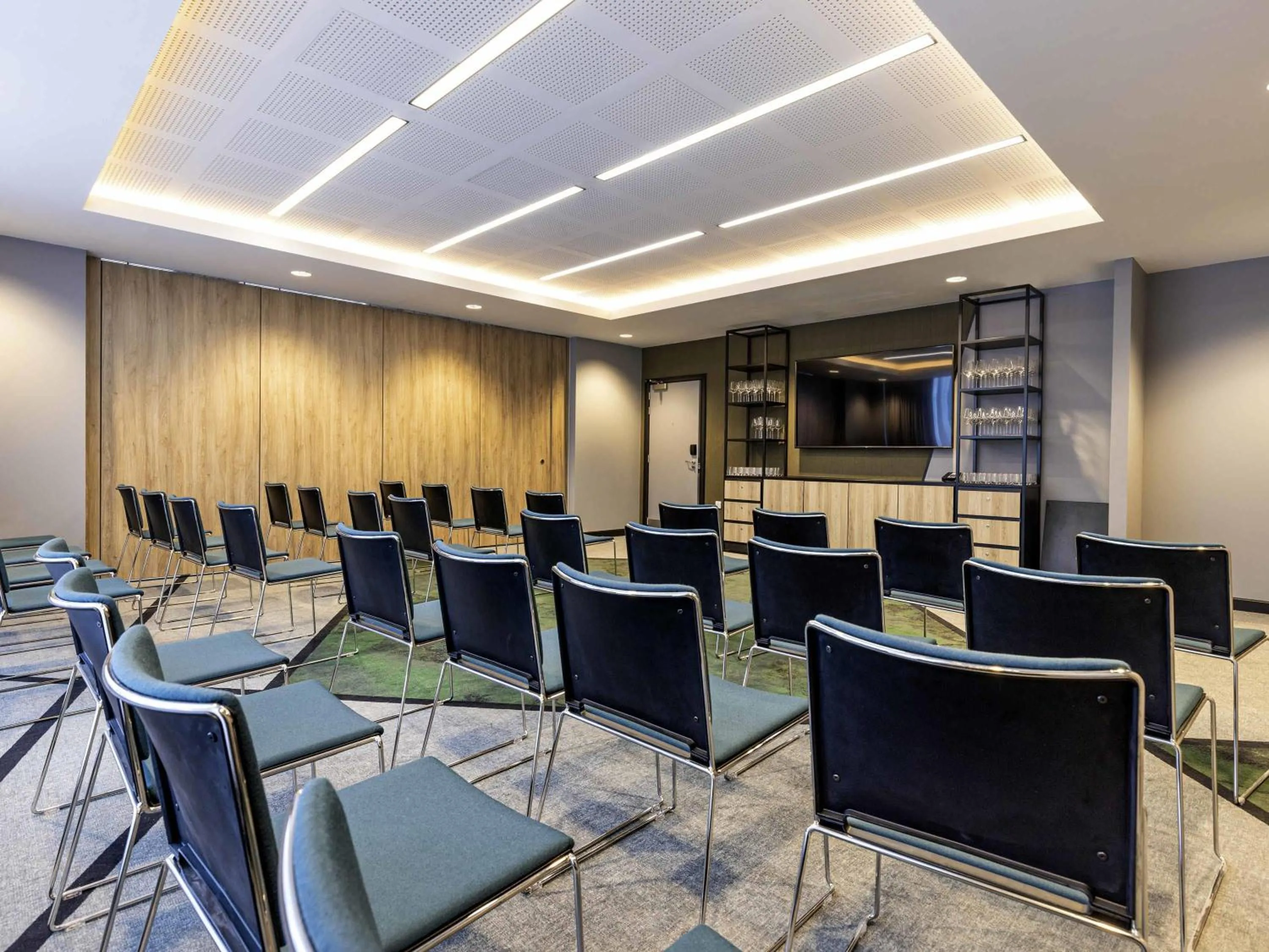 Meeting/conference room in Novotel Liverpool Paddington Village