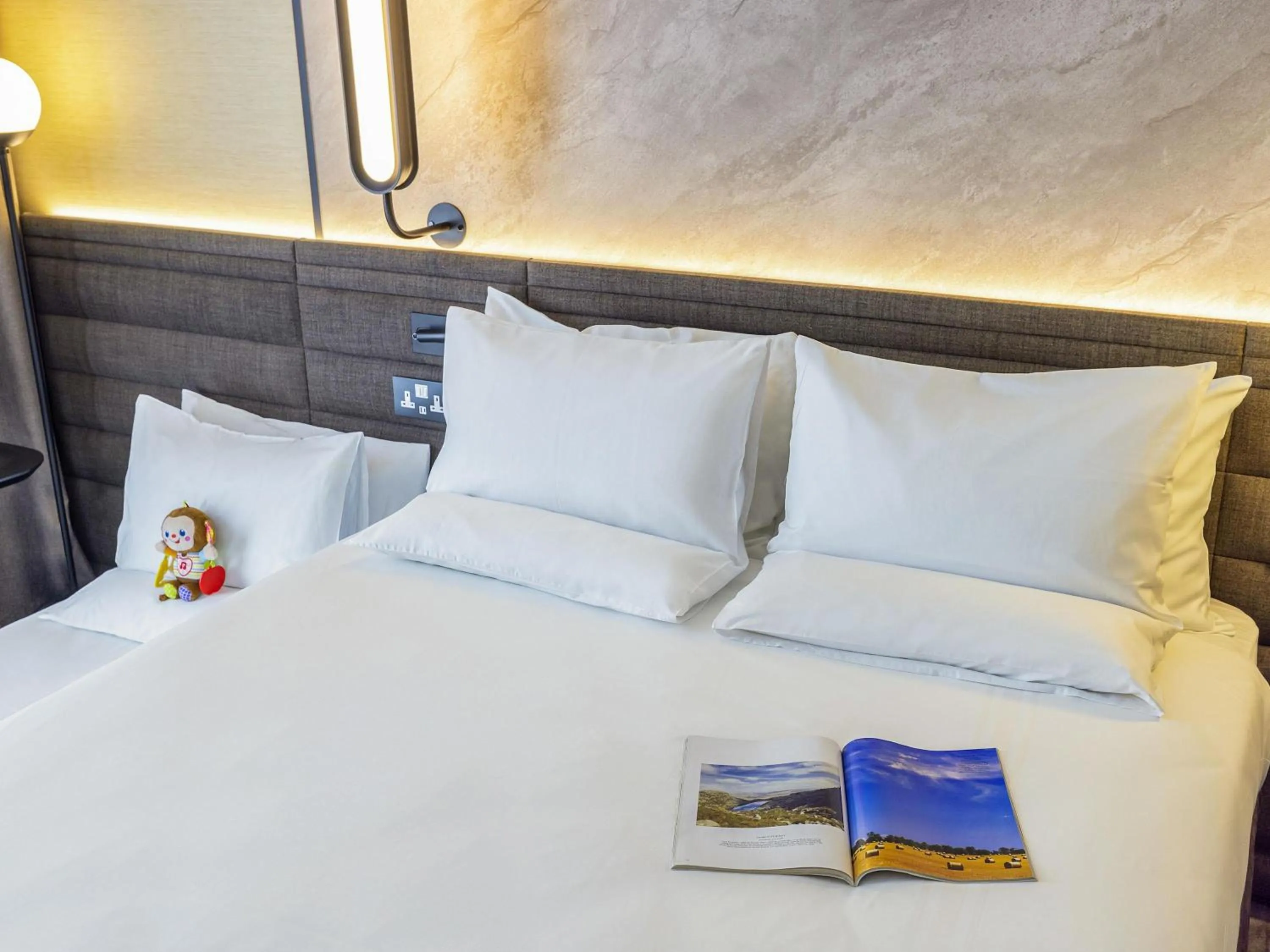 Bedroom, Bed in Novotel Liverpool Paddington Village