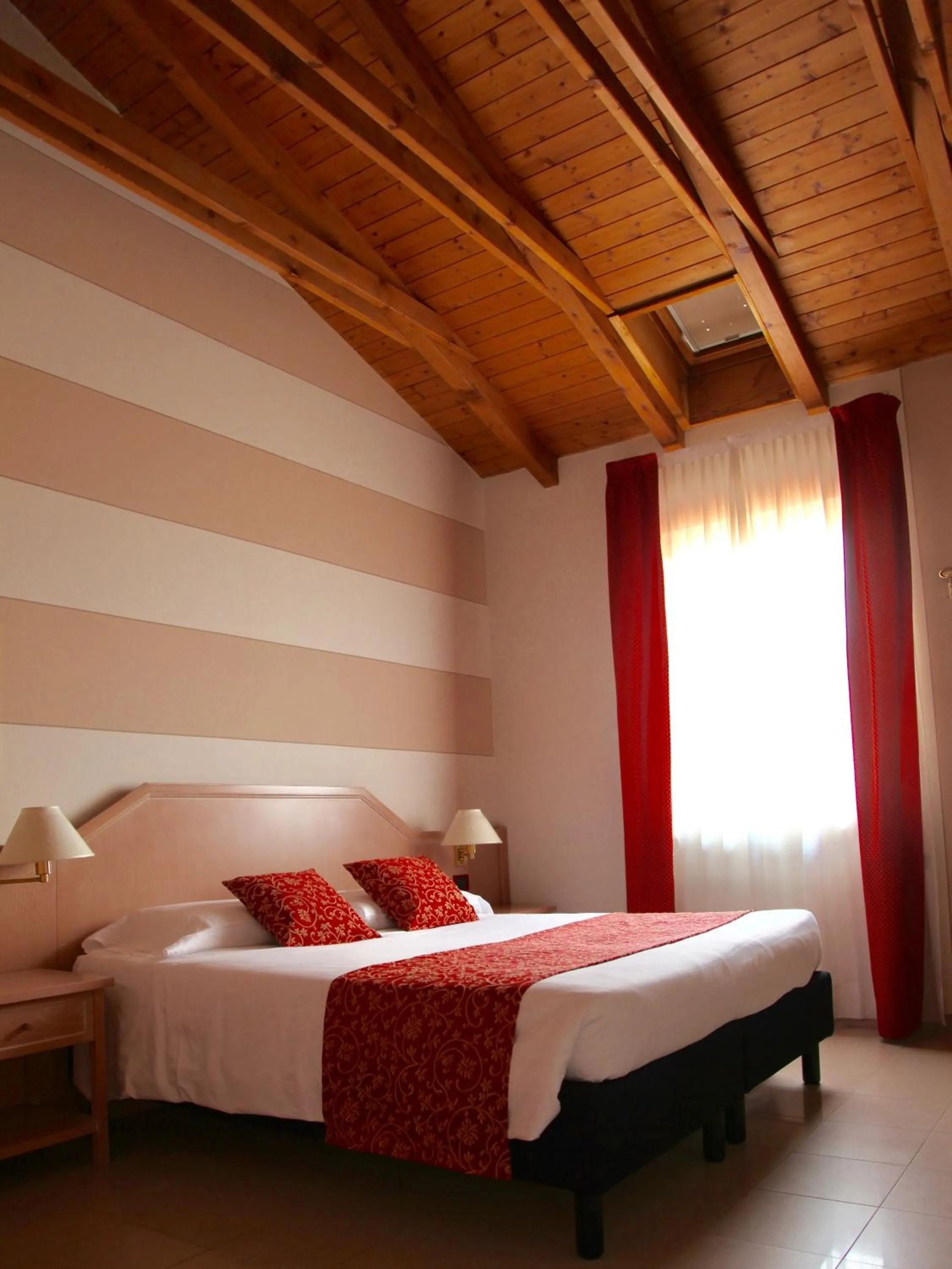 Bedroom, Bed in Santanna