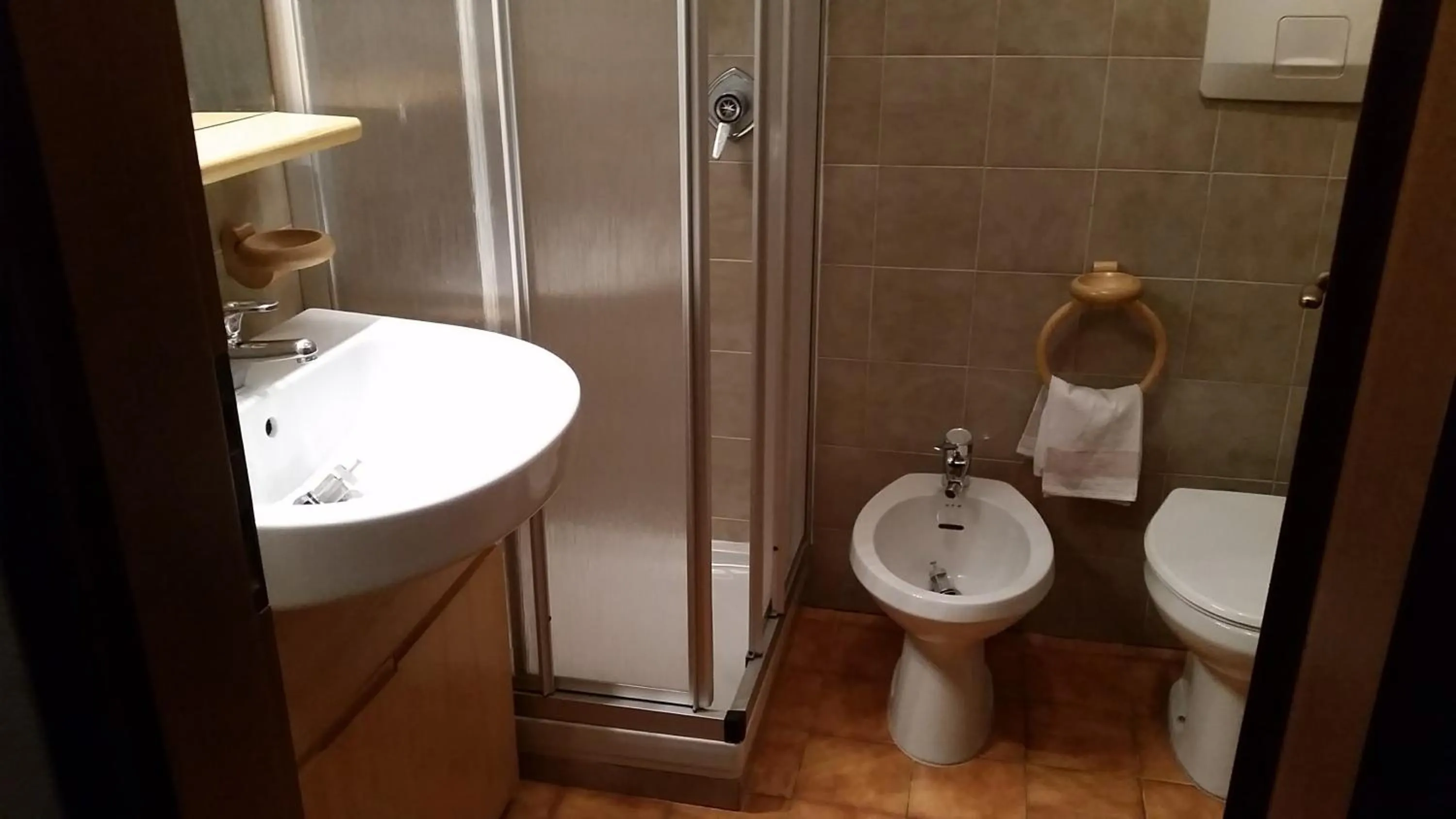 Bathroom in Hotel Carlone