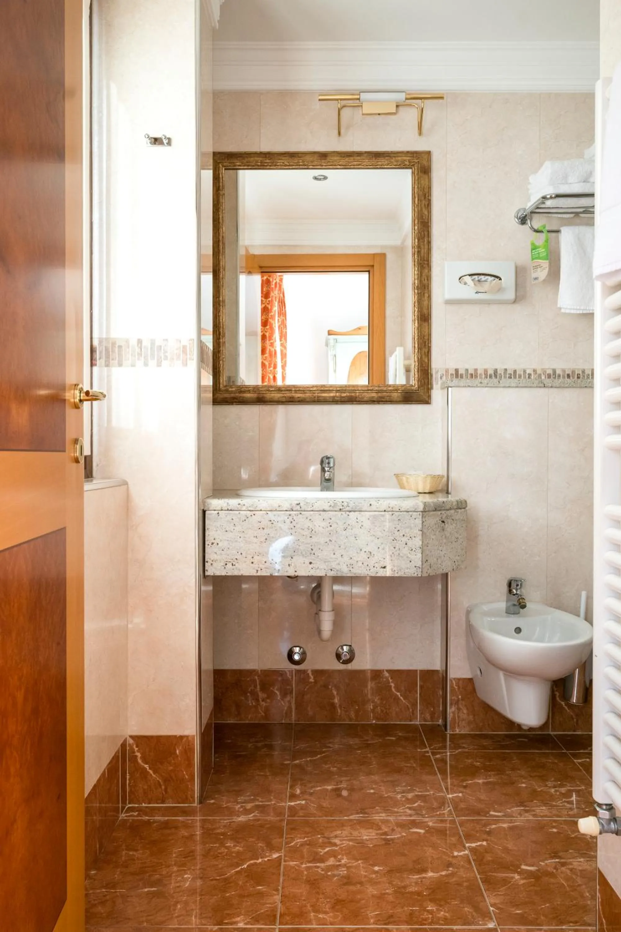 Bathroom in Hotel Ungheria Varese 1946