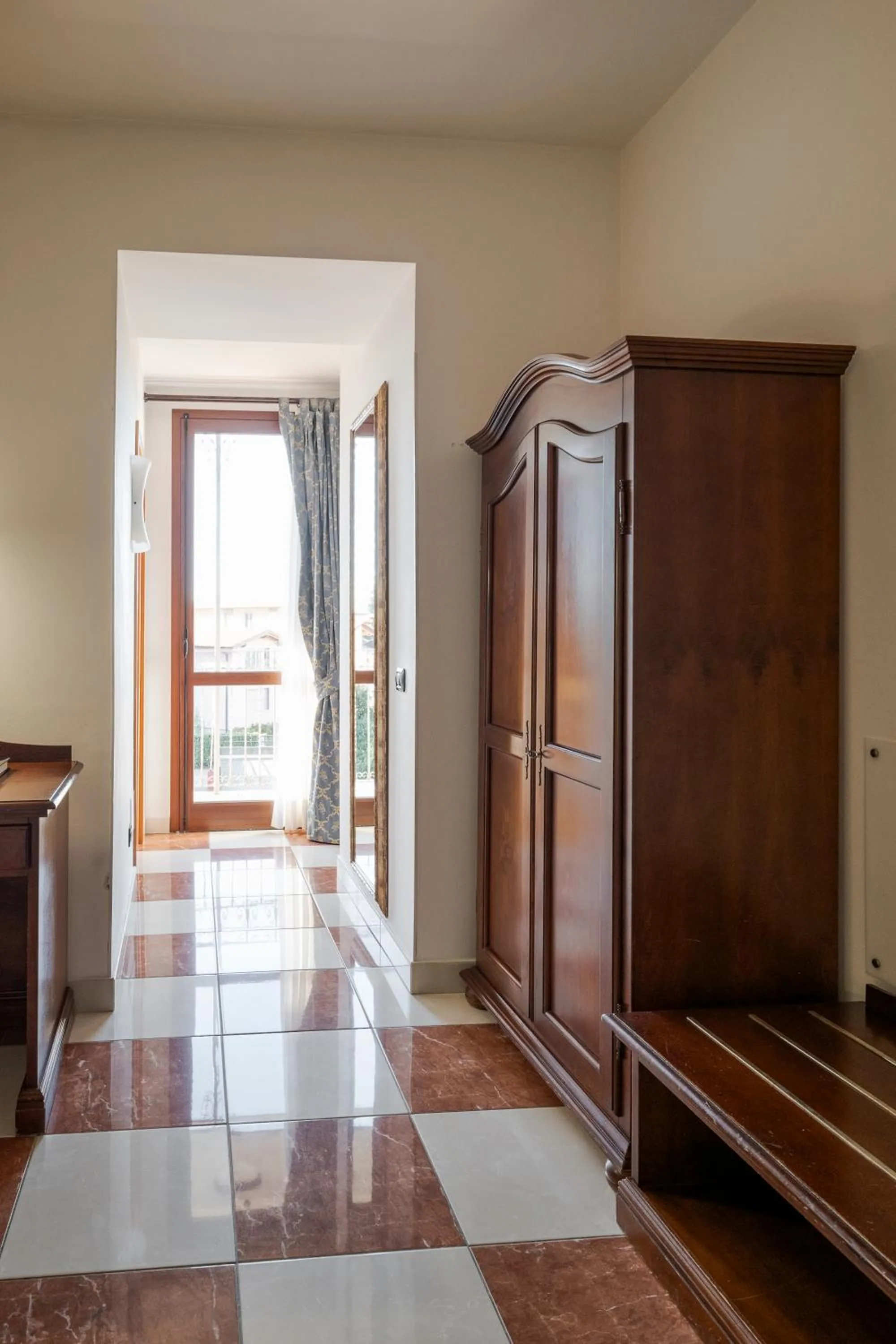 Photo of the whole room in Hotel Ungheria Varese 1946