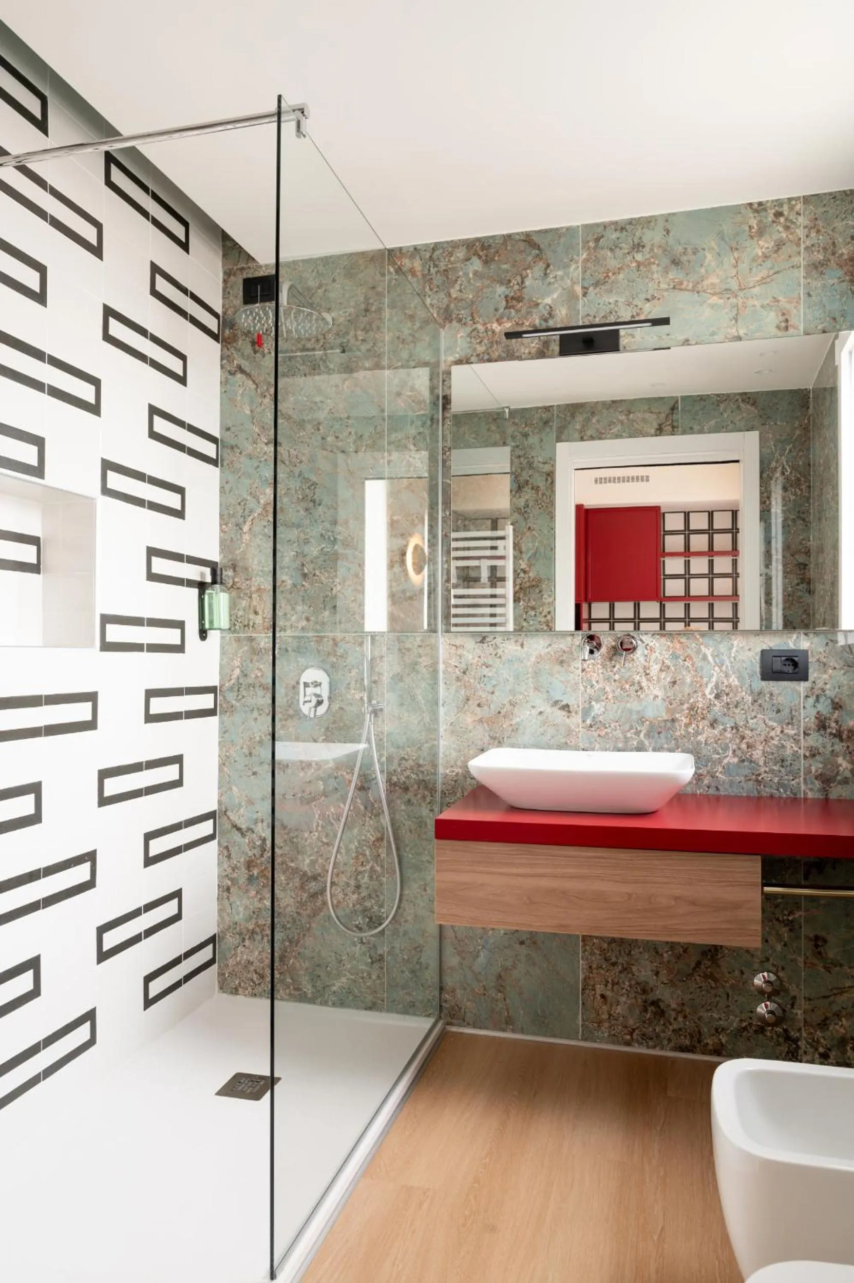 Shower in Hotel Ungheria Varese 1946