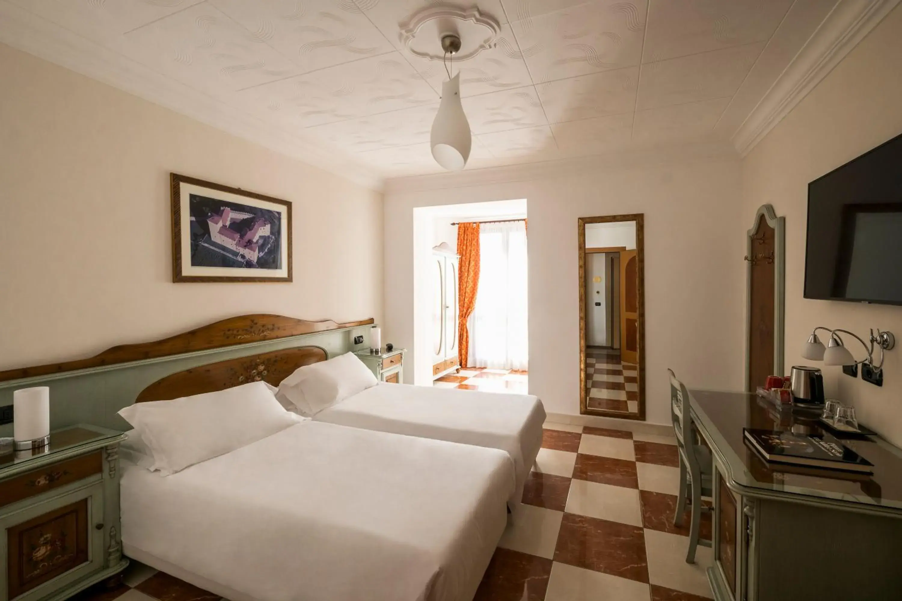 Superior Deluxe Double or Twin Room in Hotel Ungheria Varese 1946 Superior Deluxe Double or Twin Room in Hotel Ungheria Varese 1946