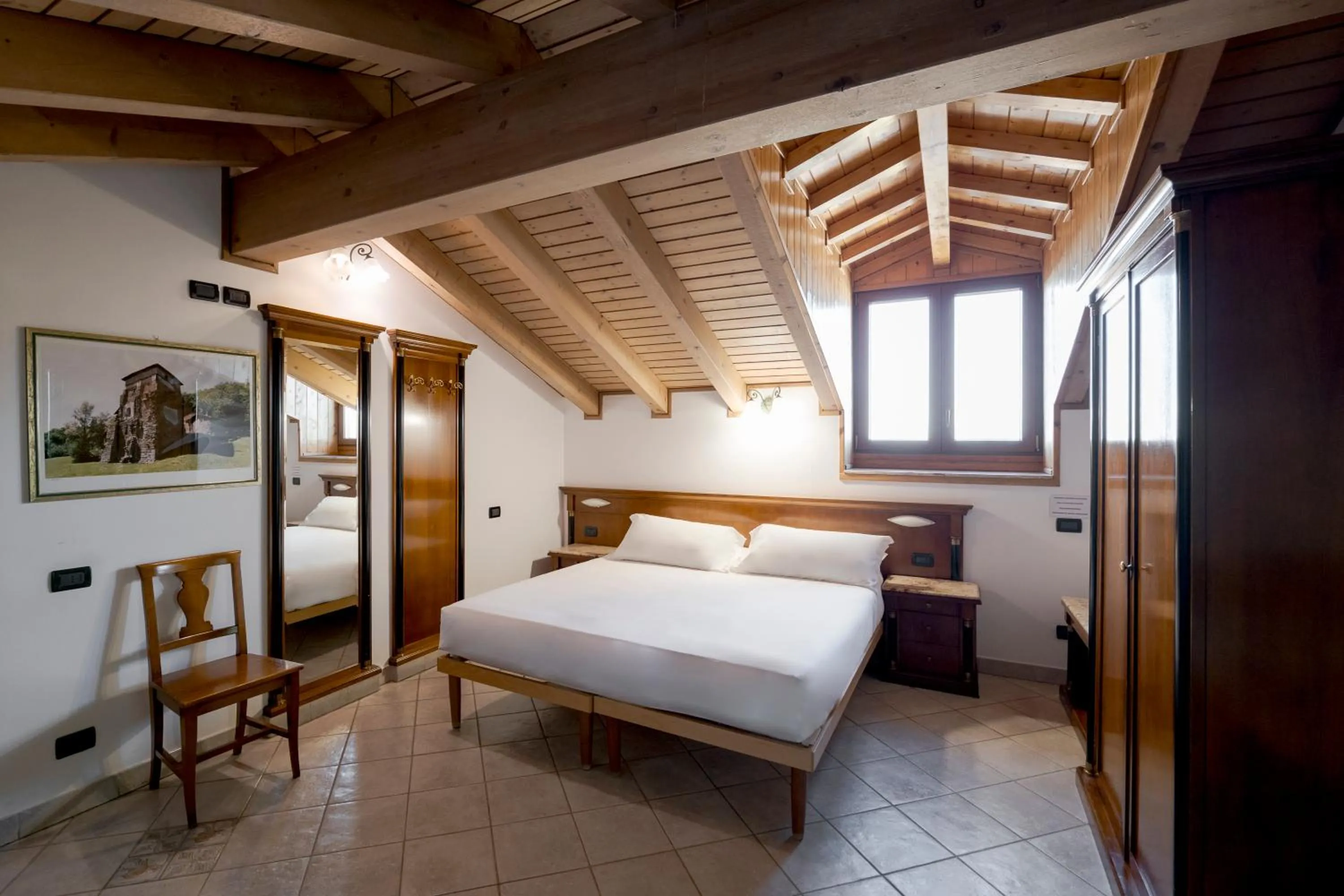 Bed in Hotel Ungheria Varese 1946