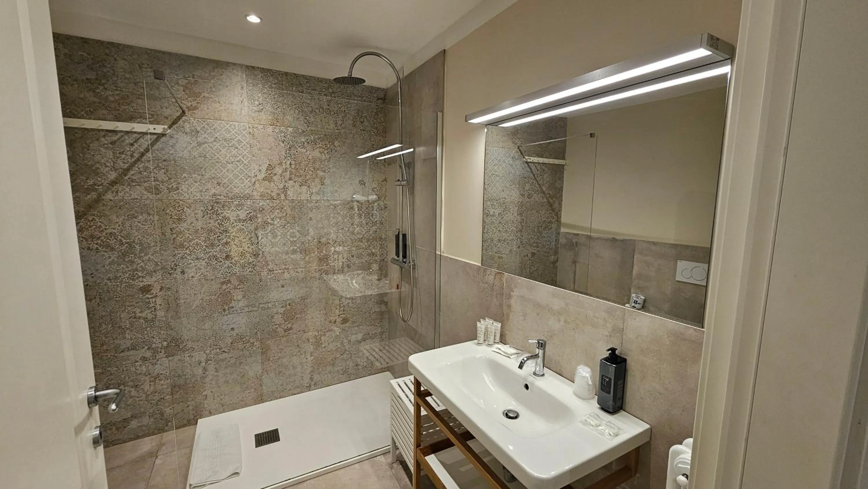 Bathroom in Borghese Palace Art Hotel