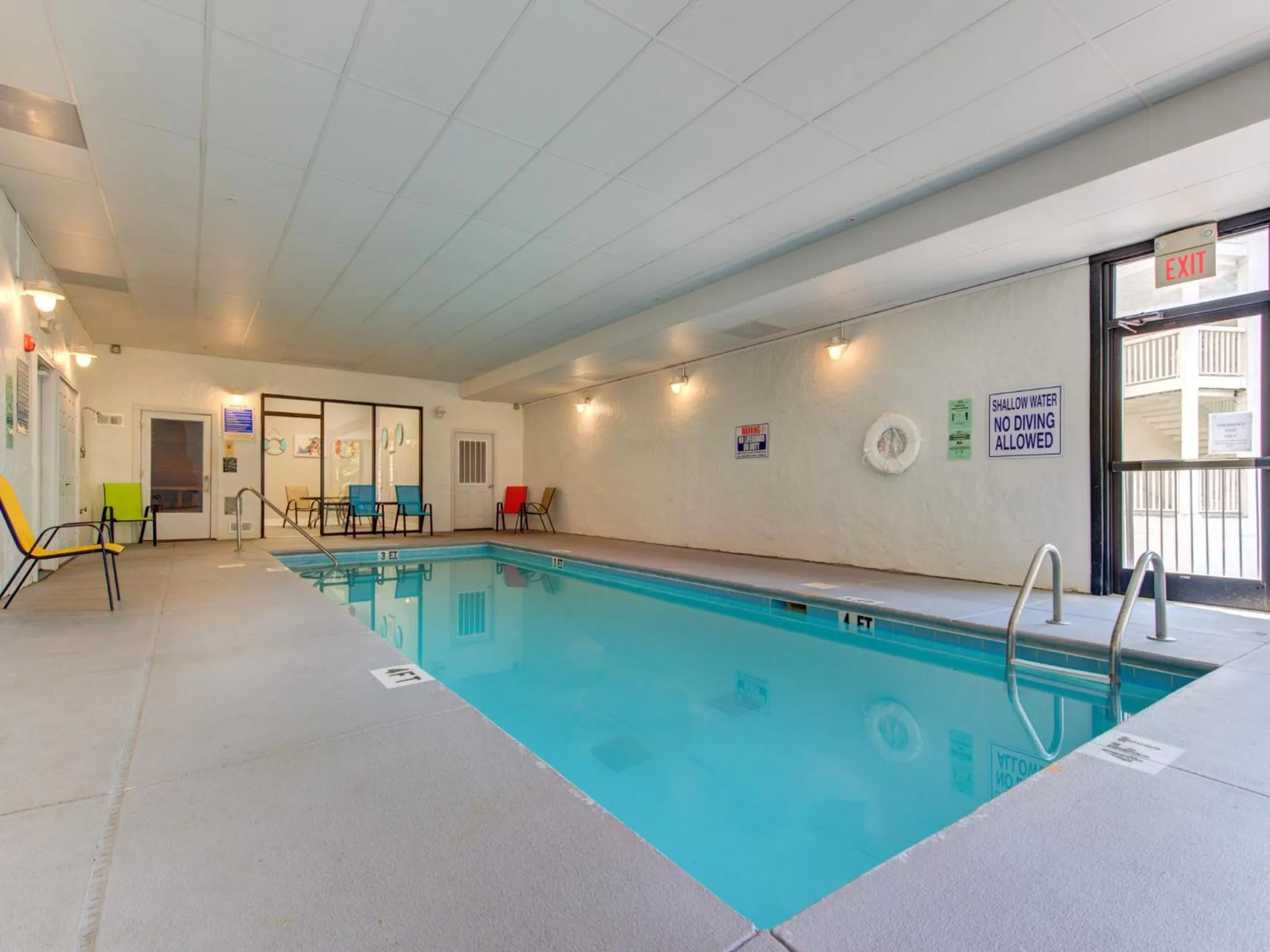 Swimming pool in Journeys End 3209