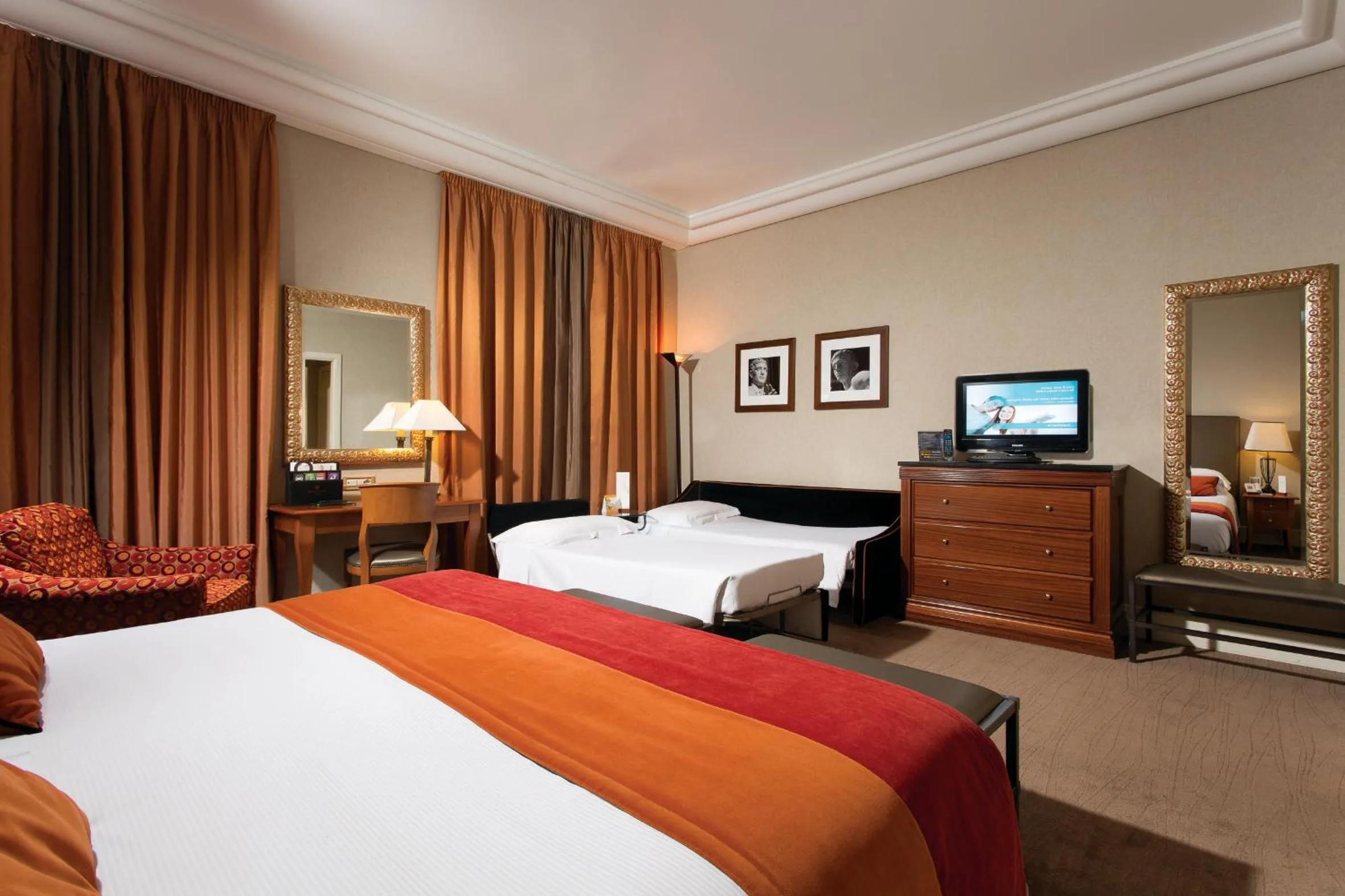 Family, Bed in Hotel dei Mellini